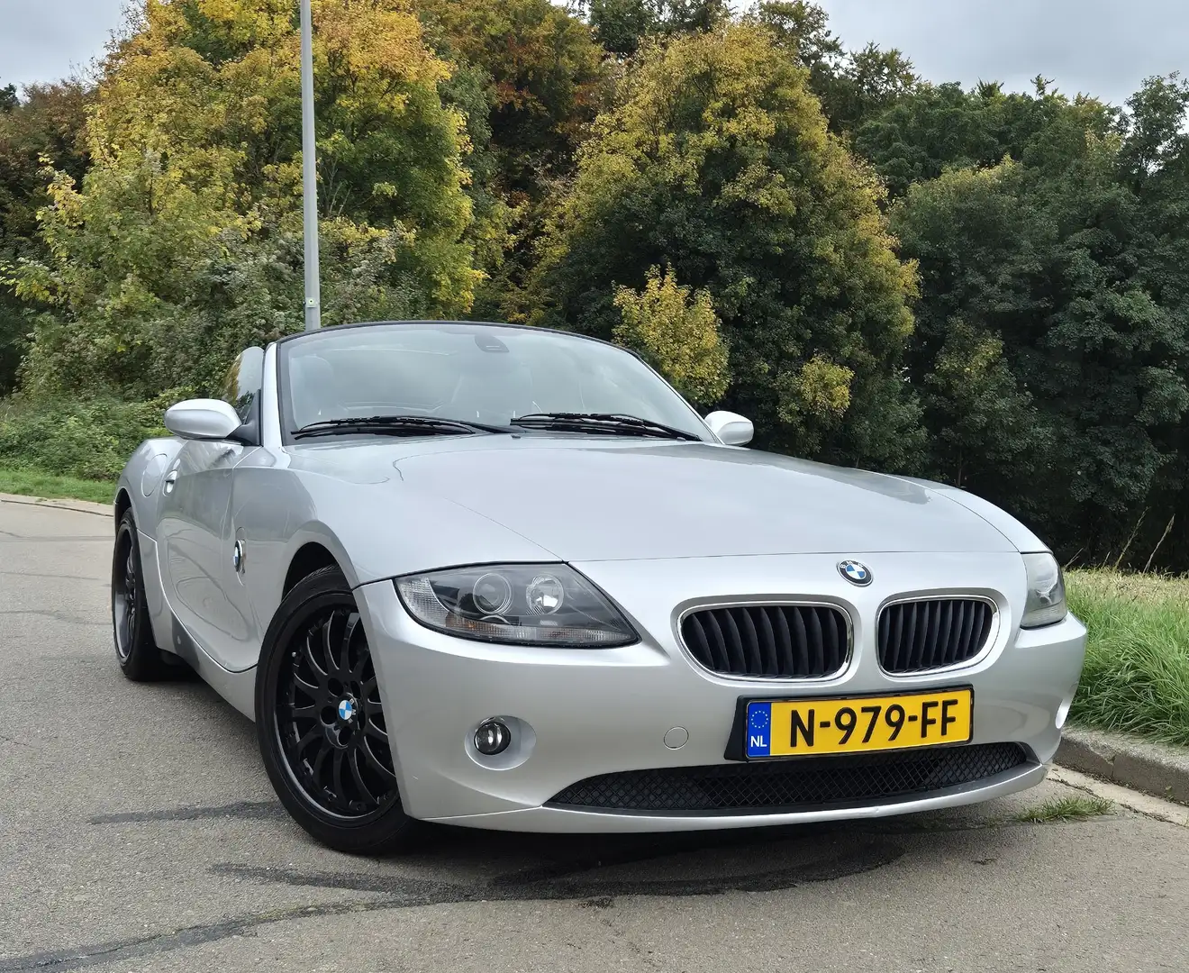 BMW Z4 2.2i 6 cilinder 170PK Zilver - 2