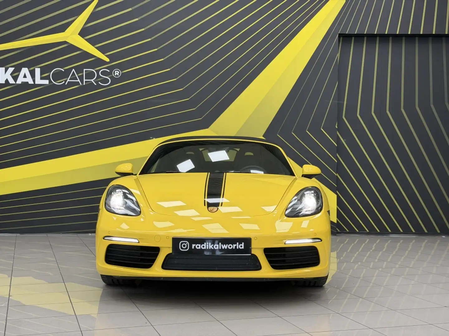 Porsche Boxster Style Edition PDK Amarillo - 2