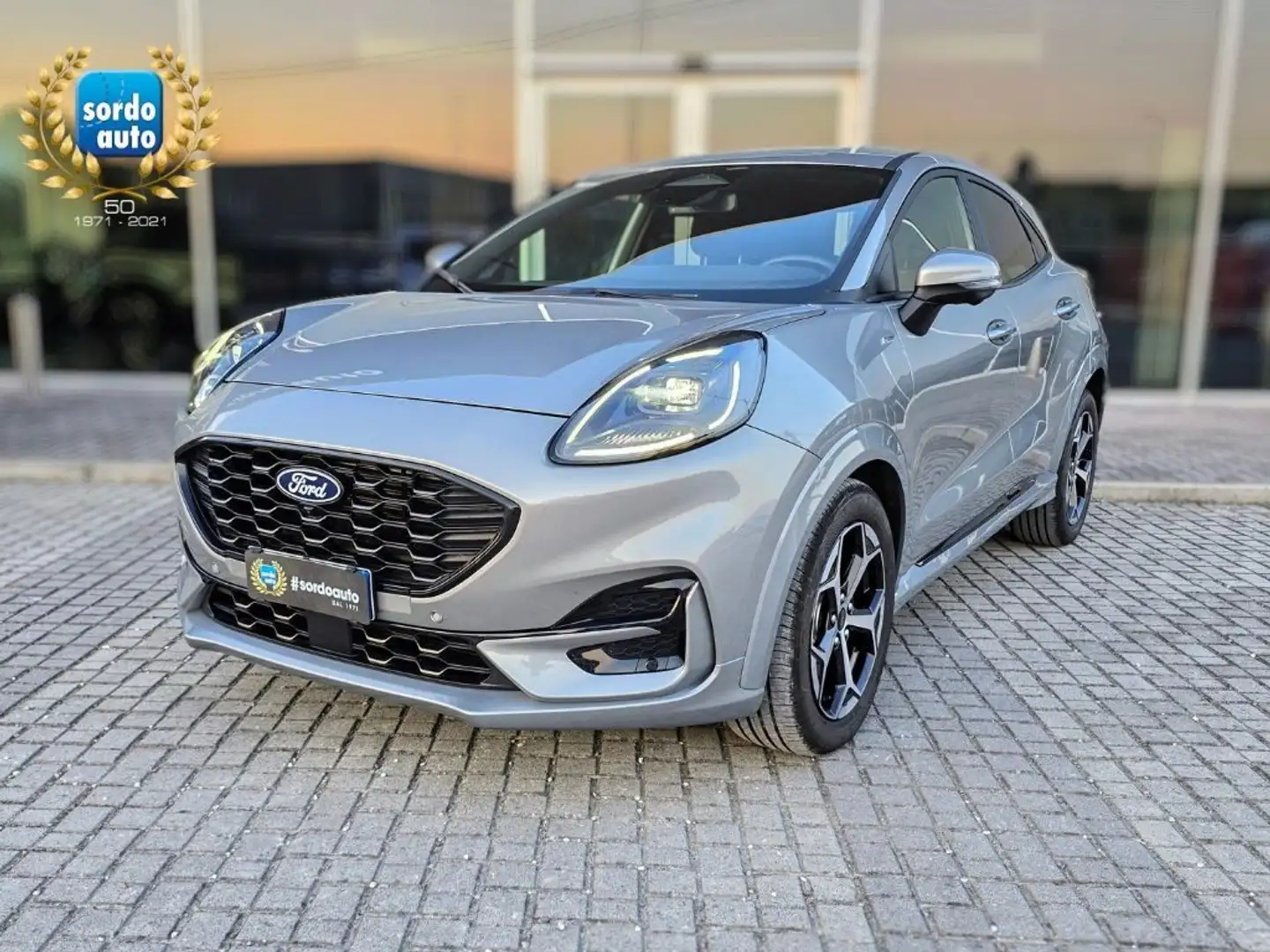 Ford Puma 1.0 EcoBoost Hybrid 125 CV S&S aut. ST-Line Grigio - 1