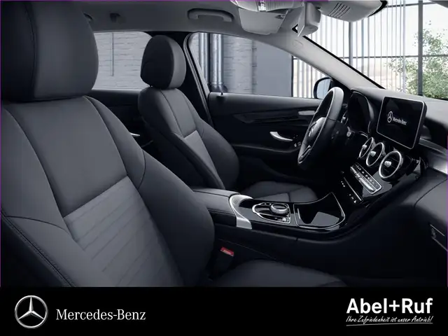 Mercedes-Benz 220 view 8