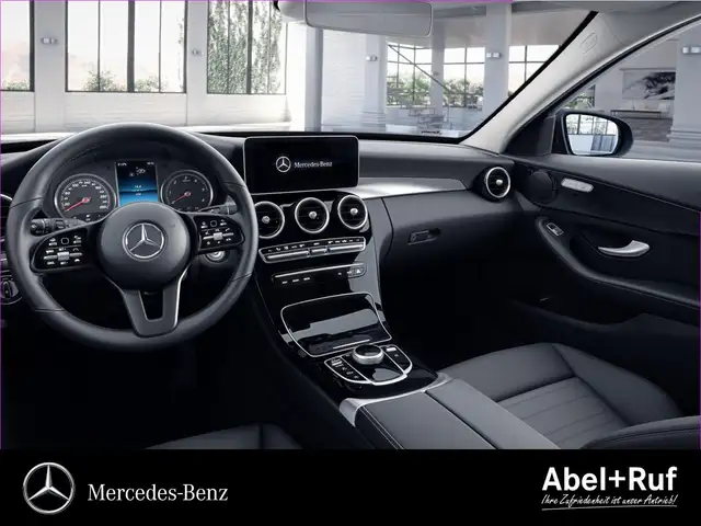 Mercedes-Benz 220 view 7