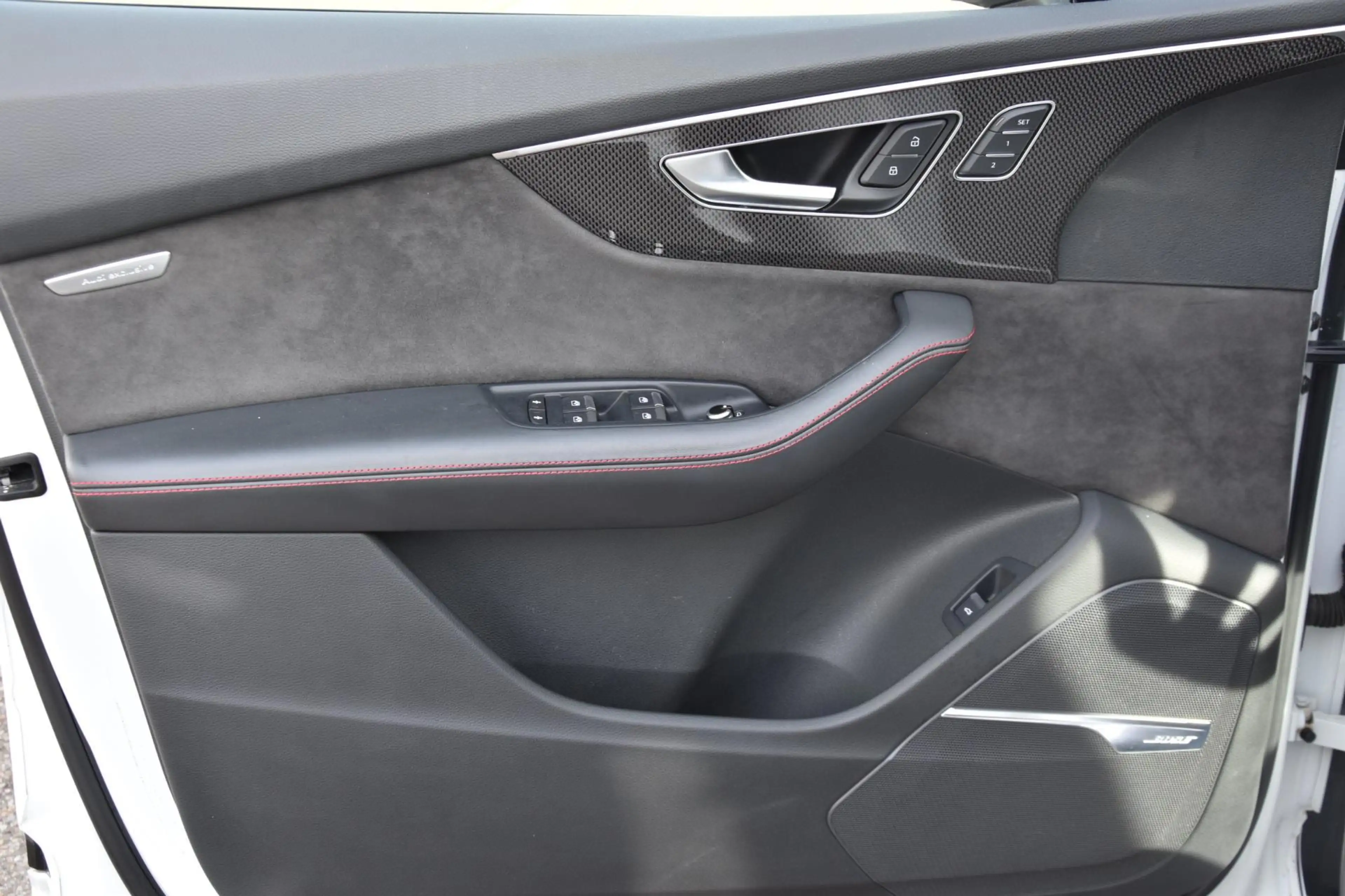 Audi SQ7 4.0 TDI quattro Exclusive Performance 4W-Sturing H — photo 15