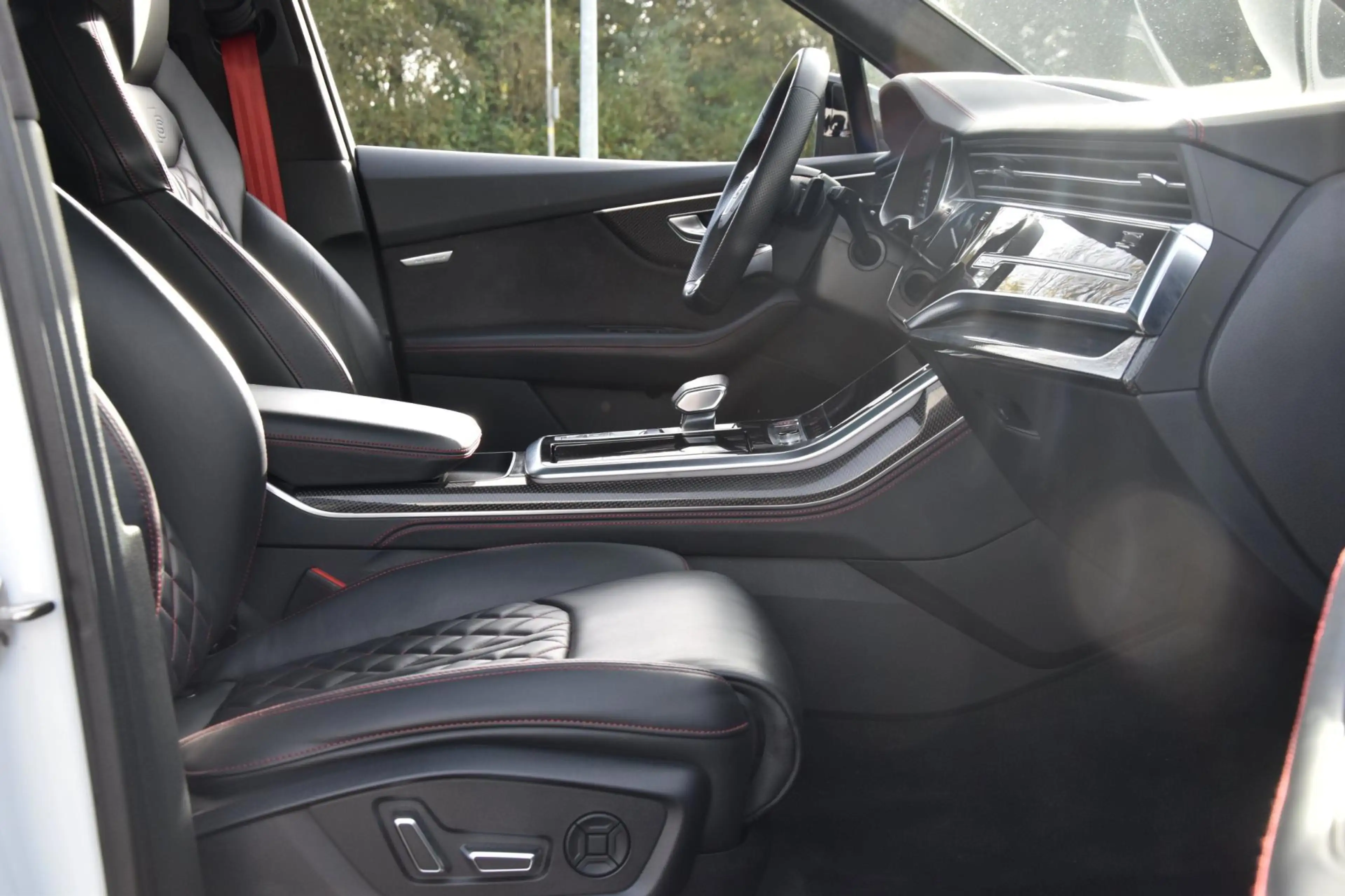Audi SQ7 4.0 TDI quattro Exclusive Performance 4W-Sturing H — photo 8