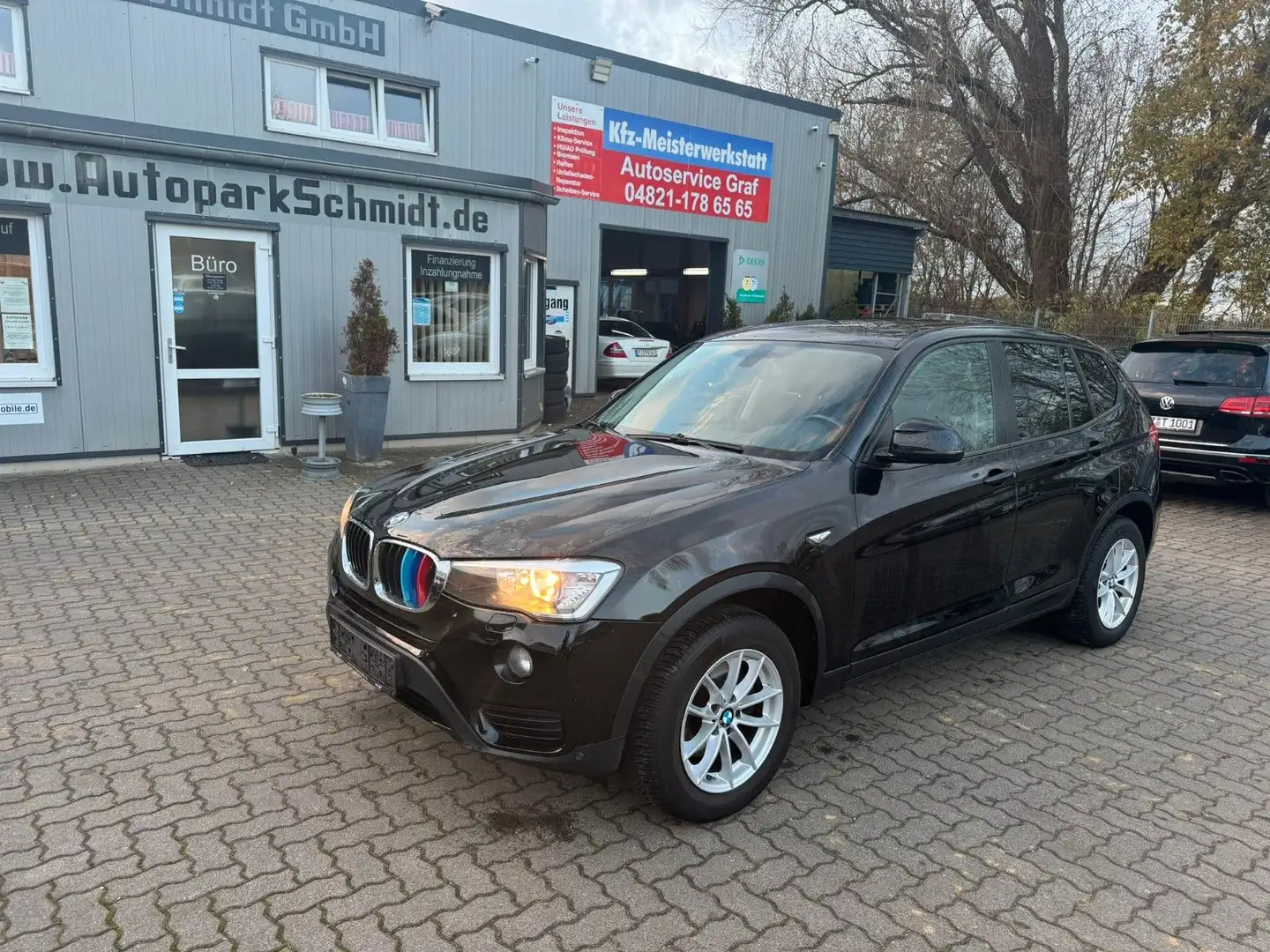 BMW X3 sDrive 18d AHK°PDC°NAVI°SZHG°TEMPOM°PANO°SH! Schwarz - 1