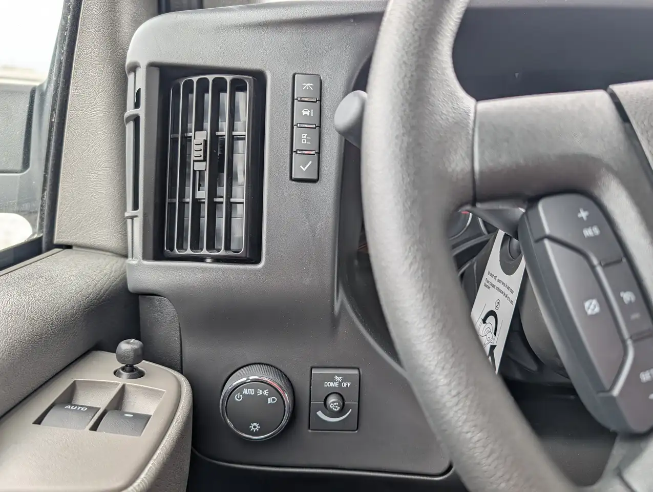 GMC Savana снимка GMC Savana