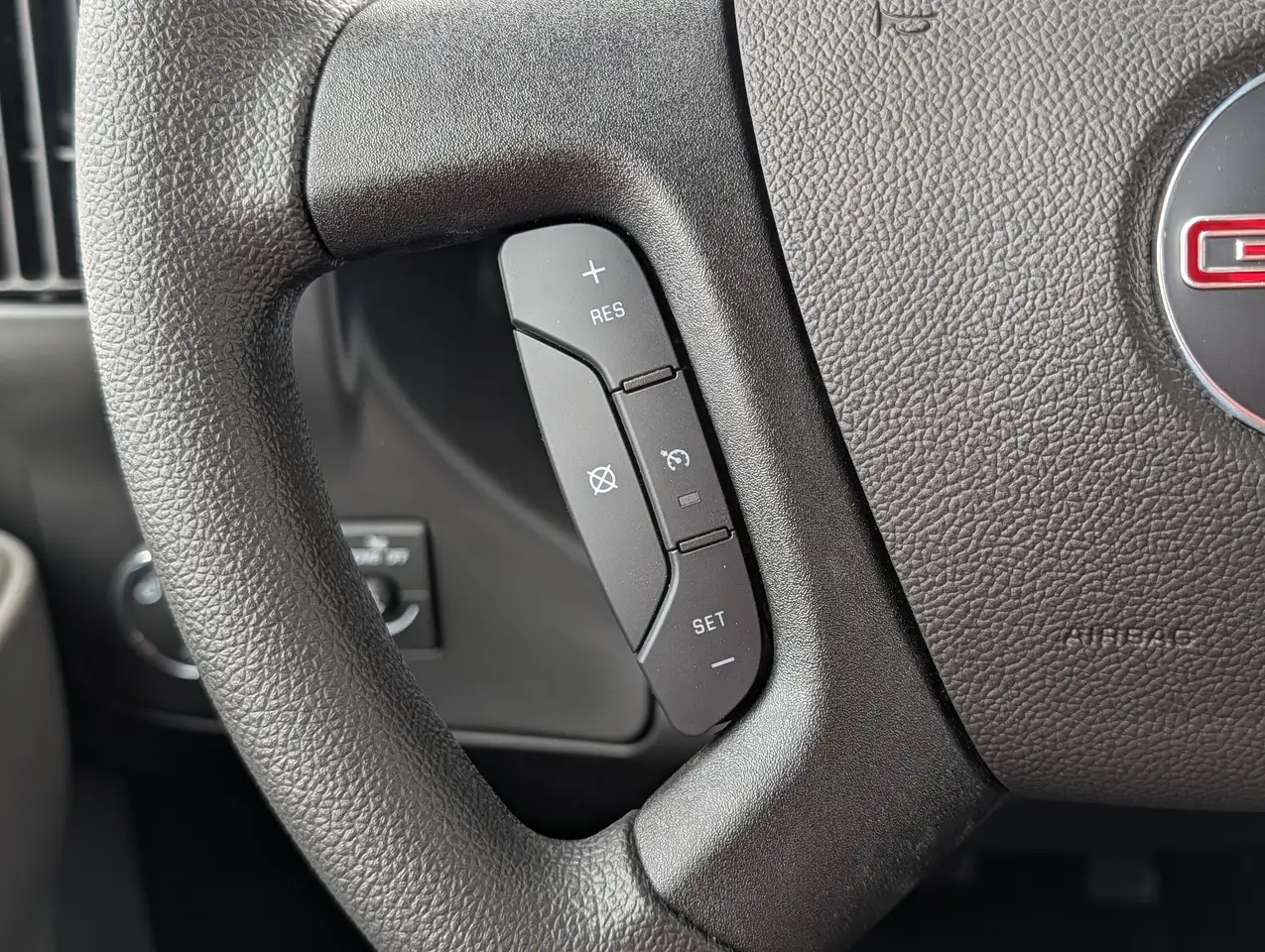 GMC Savana снимка GMC Savana