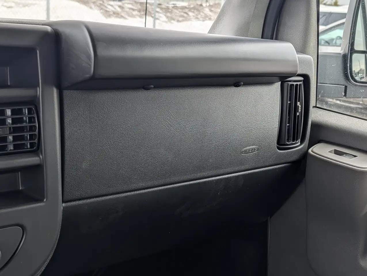 GMC Savana снимка GMC Savana