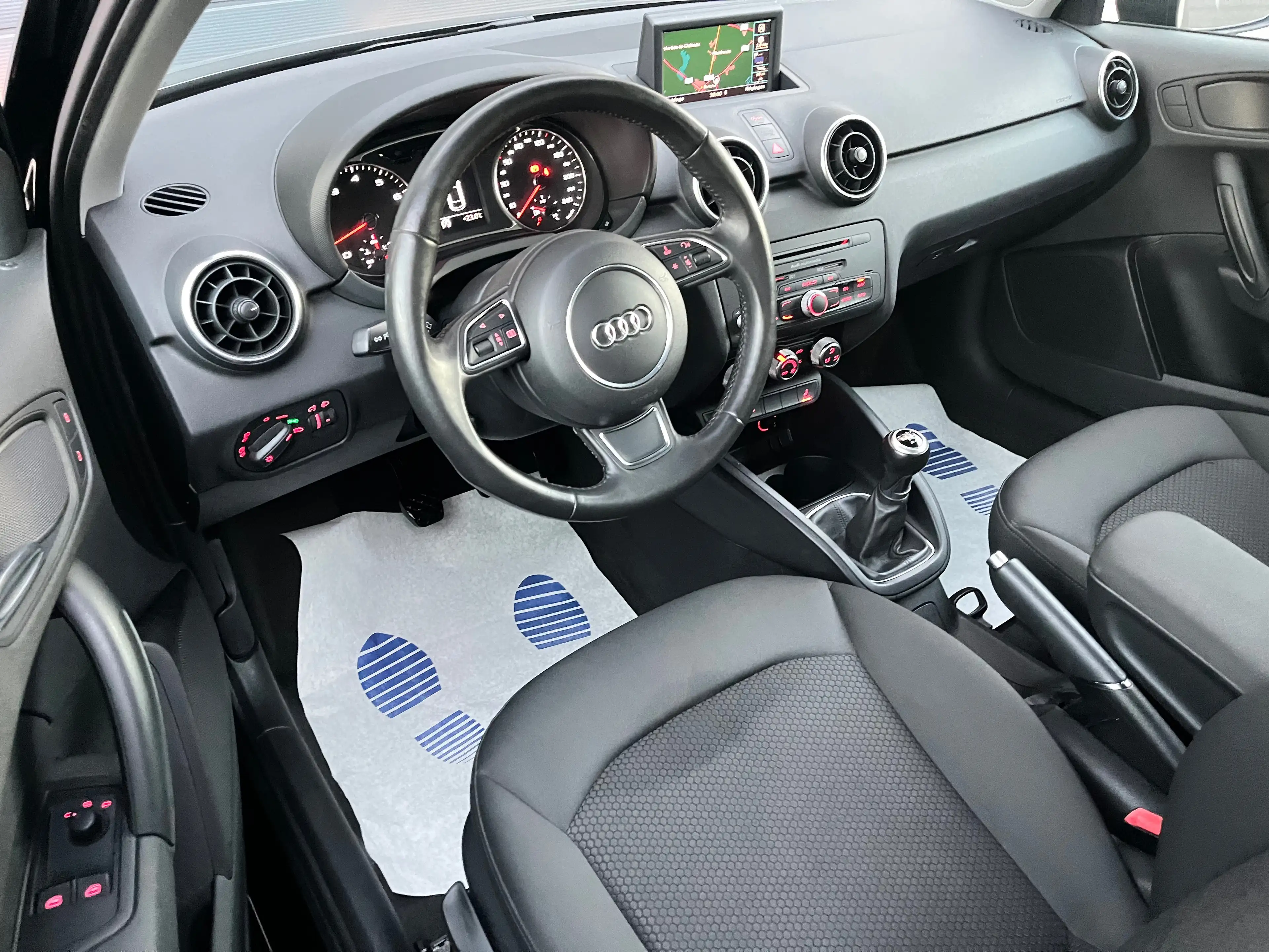 Audi A1 1.4 TFSI Ambition Sport GARANTIE 12 MOIS — photo 12