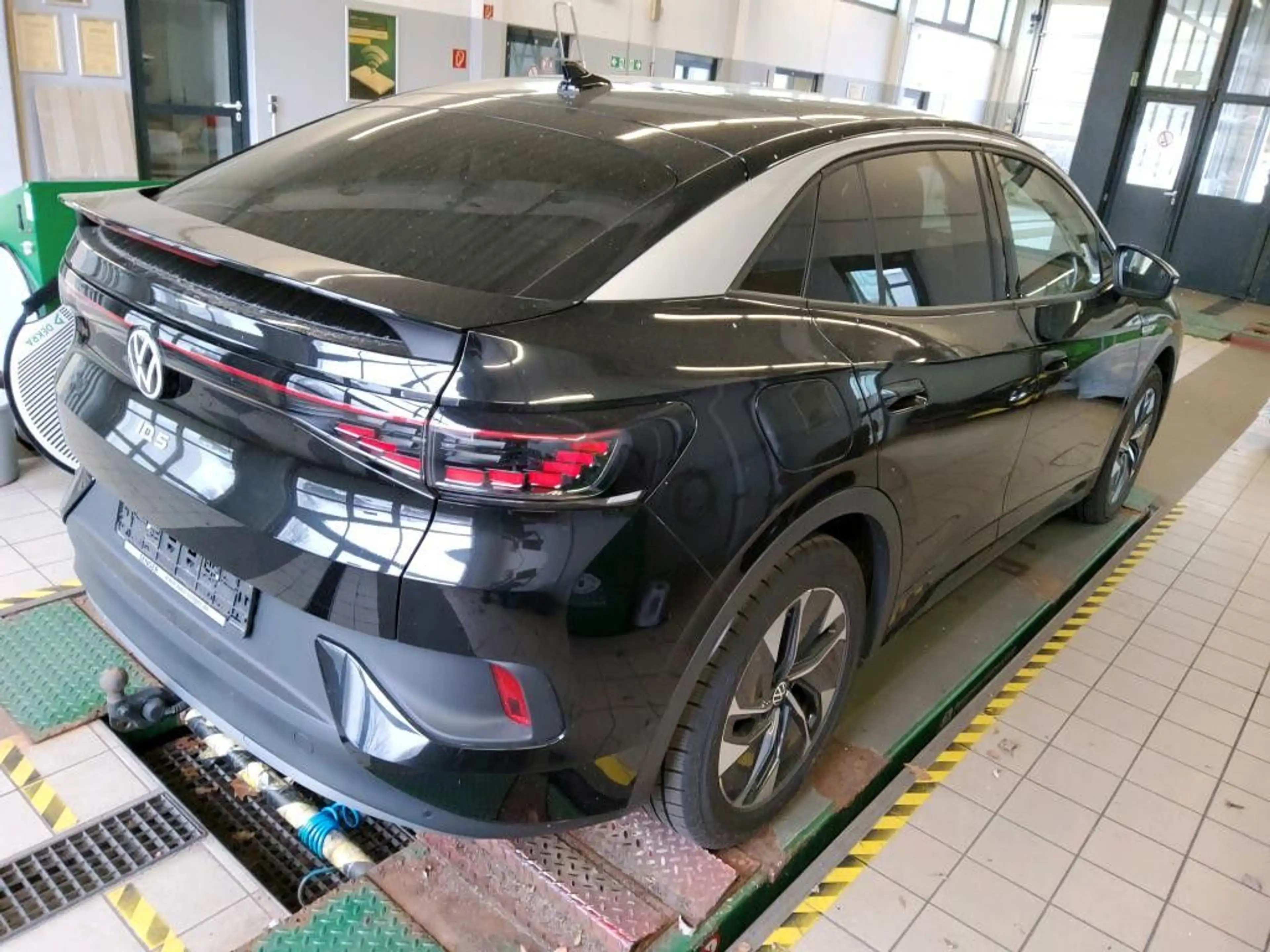 Volkswagen ID.5 Pro Navi Matrix Pano AHK 360 Side SHZ WP — photo 4