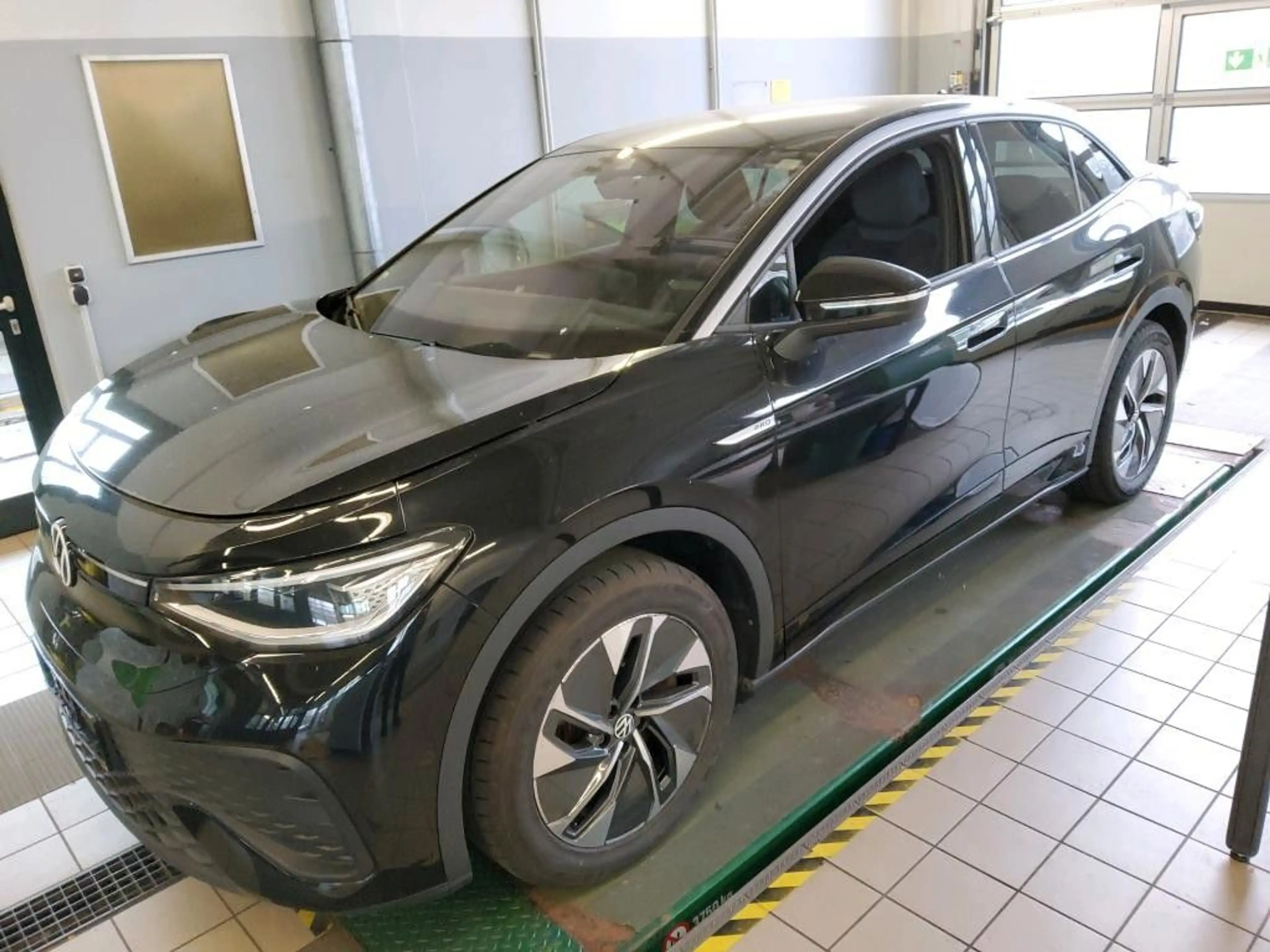 Volkswagen ID.5 Pro Navi Matrix Pano AHK 360 Side SHZ WP