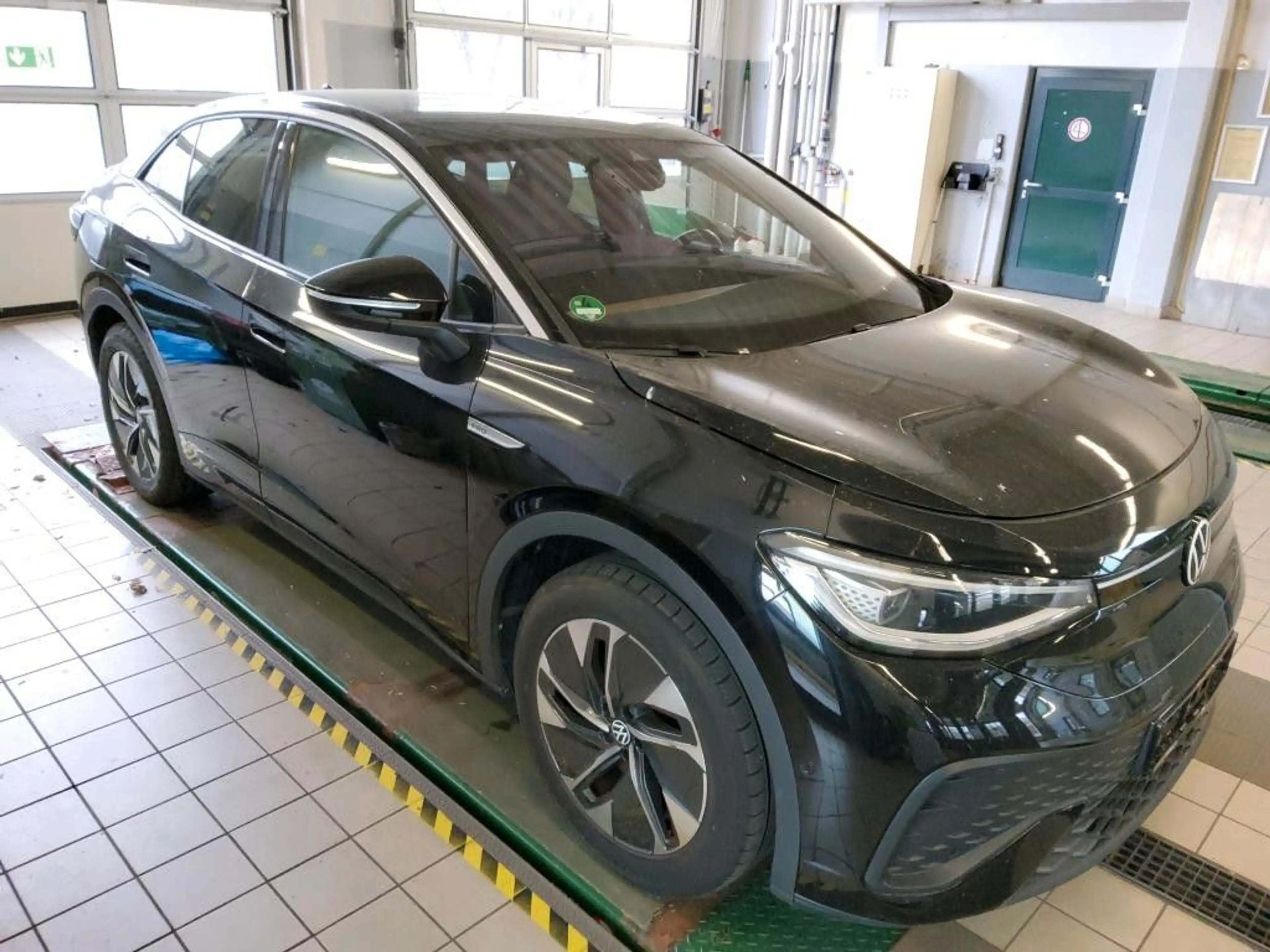 Volkswagen ID.5 Pro Navi Matrix Pano AHK 360 Side SHZ WP — photo 2