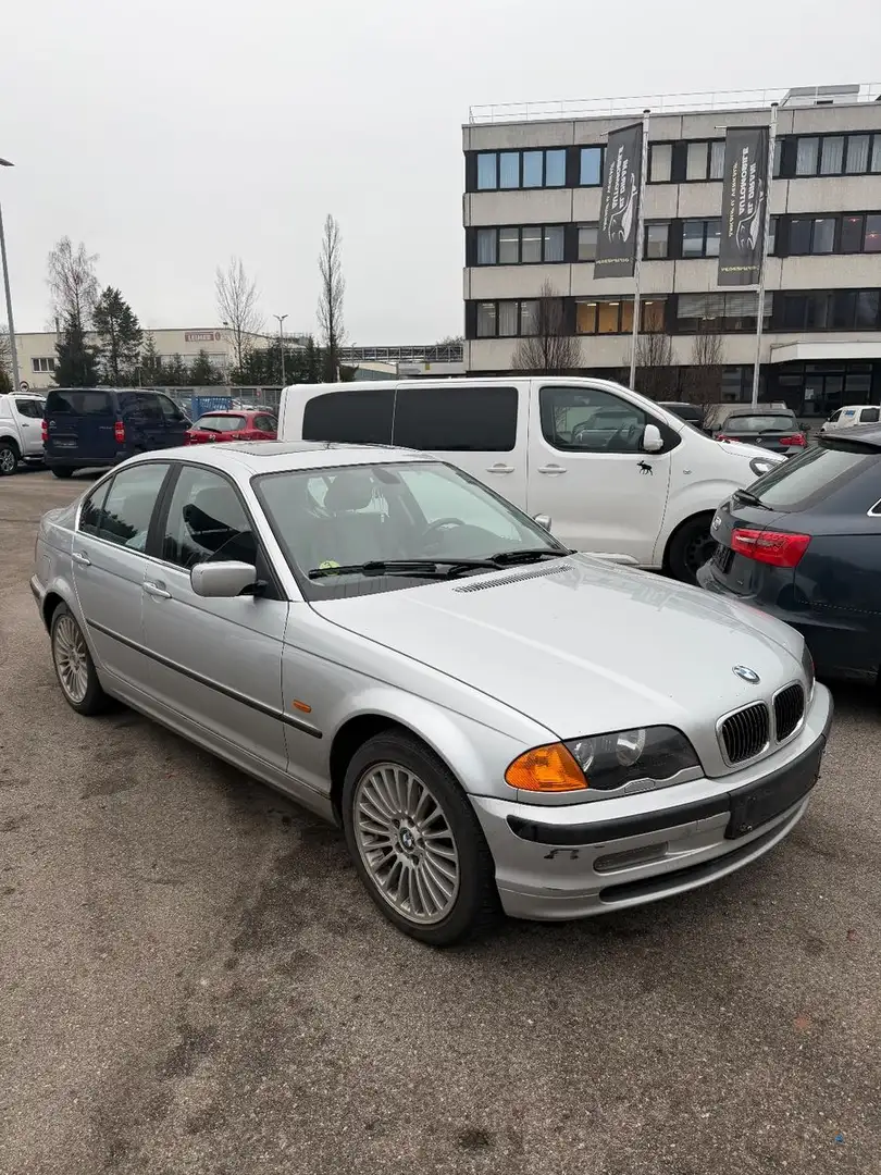 BMW 330 xd allrad Silber - 2