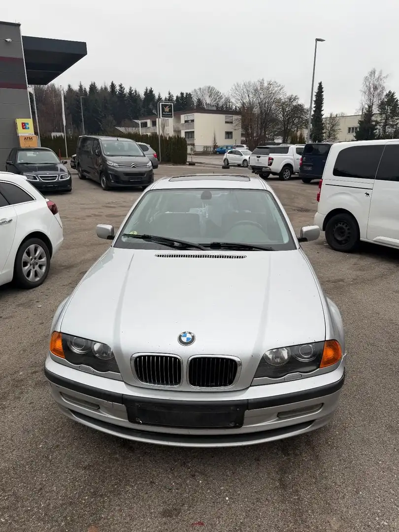 BMW 330 xd allrad Silber - 1