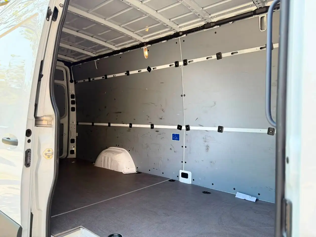 Mercedes-Benz Sprinter photo Mercedes-Benz Sprinter