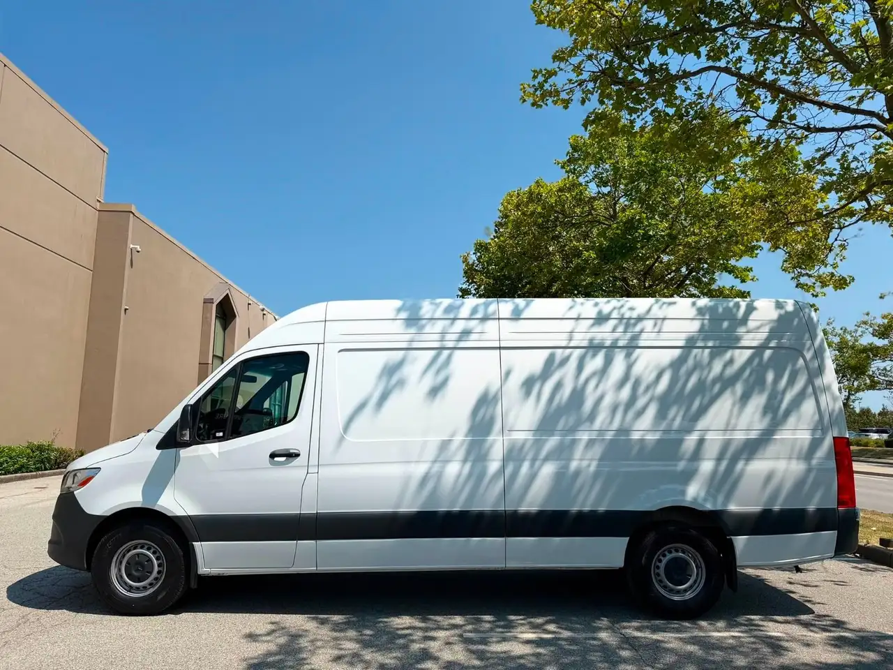 Mercedes-Benz Sprinter photo Mercedes-Benz Sprinter