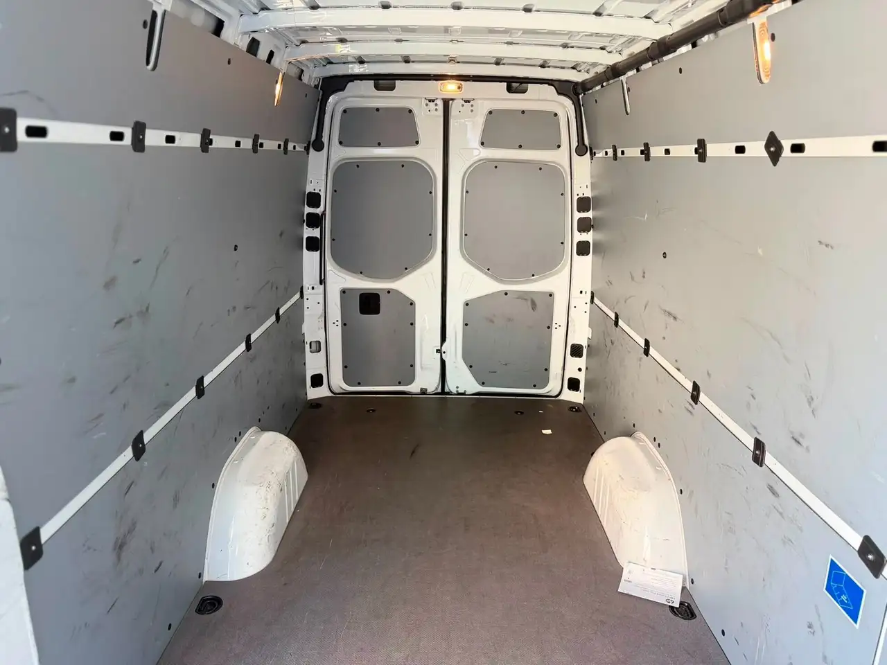 Mercedes-Benz Sprinter photo Mercedes-Benz Sprinter