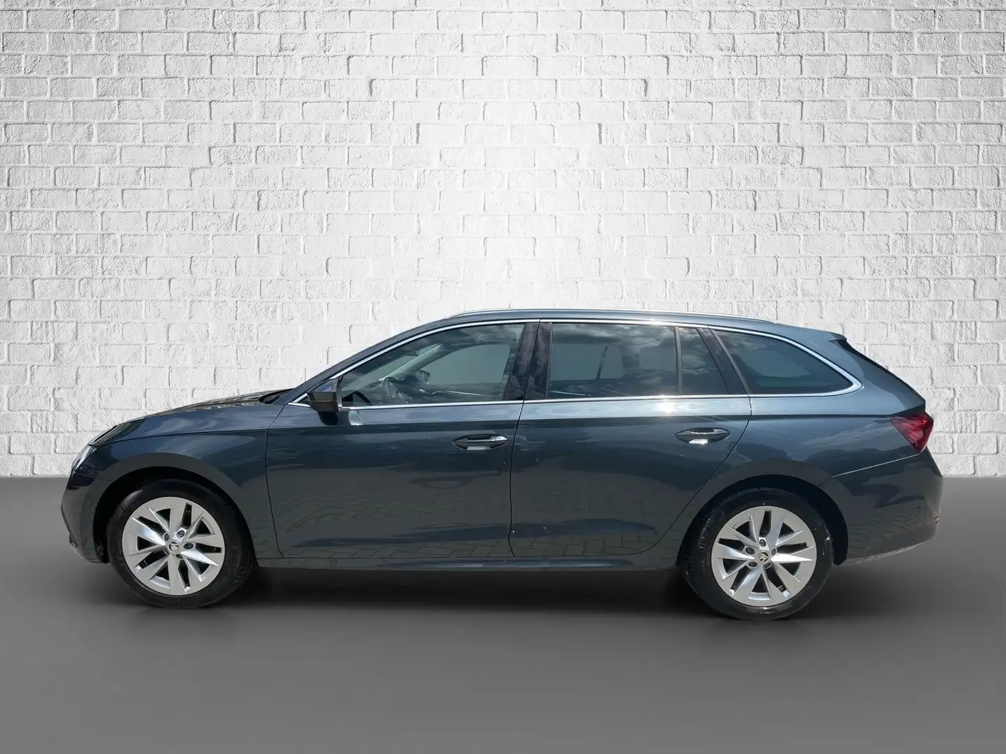 Skoda Octavia 2.0 DSG - First Edition Silber - 2