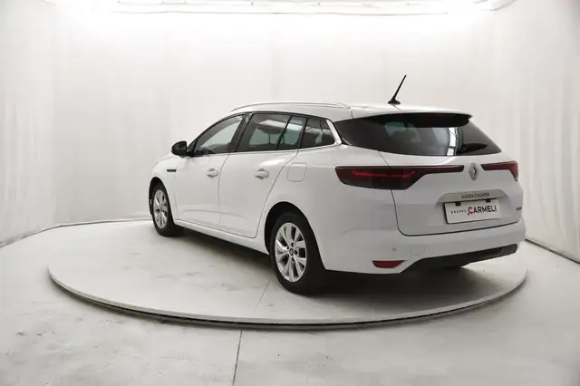 Renault Megane view 4