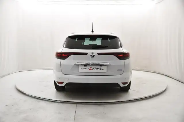 Renault Megane view 5
