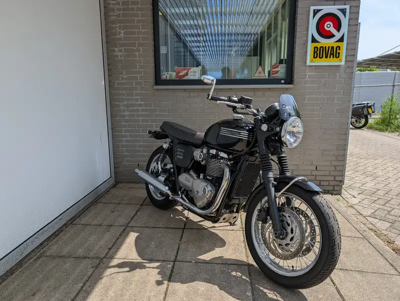 Triumph Bonneville T120 - foto 5