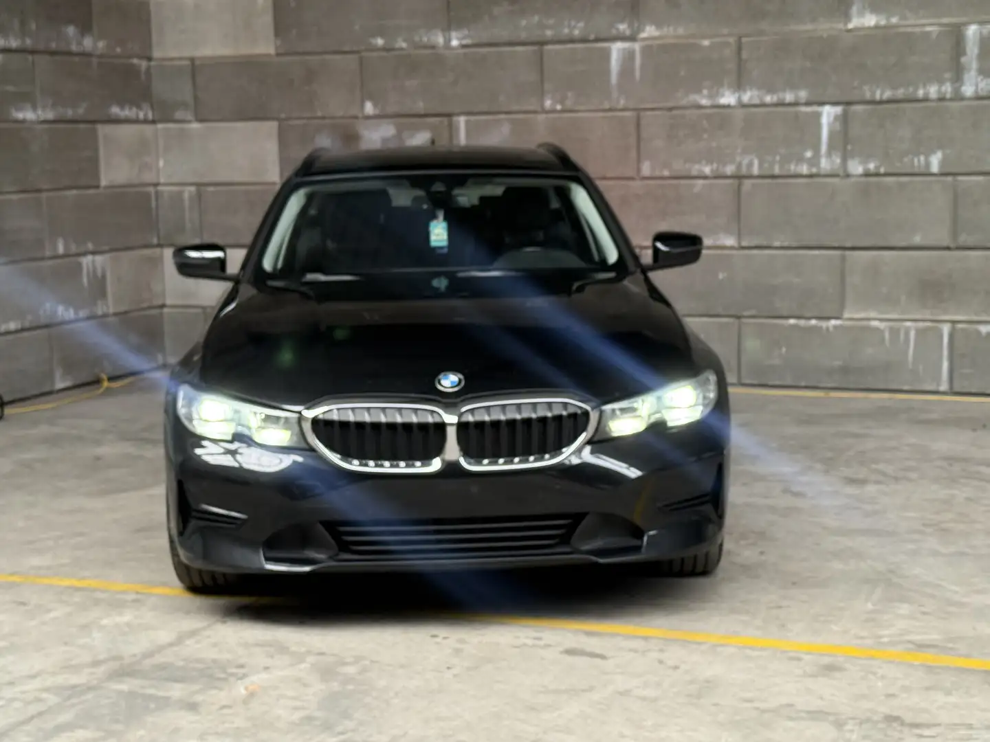 BMW 318 2.0 D break Boite Automatique Noir - 2