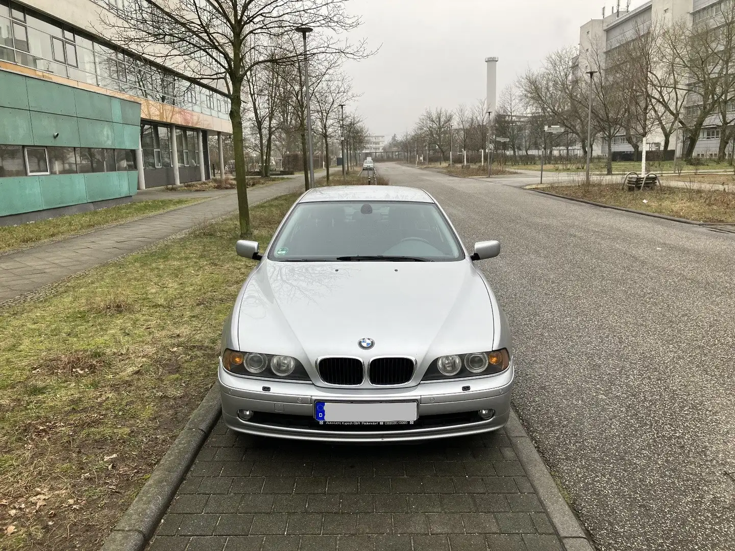 BMW 520 Argintiu - 1