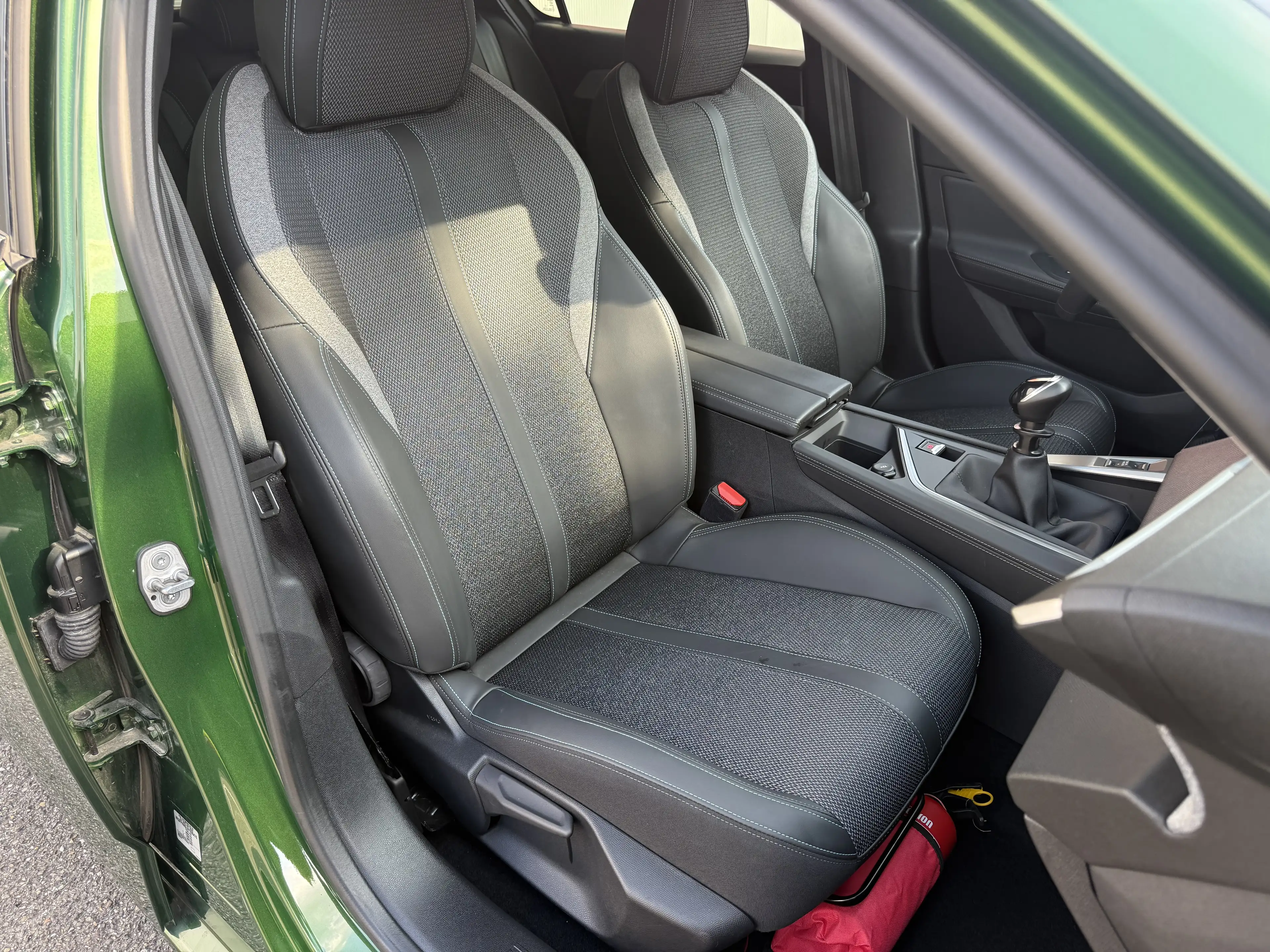 Peugeot 308 12PureTech 130pk ALLURE PACK man6 TOPPER — photo 3