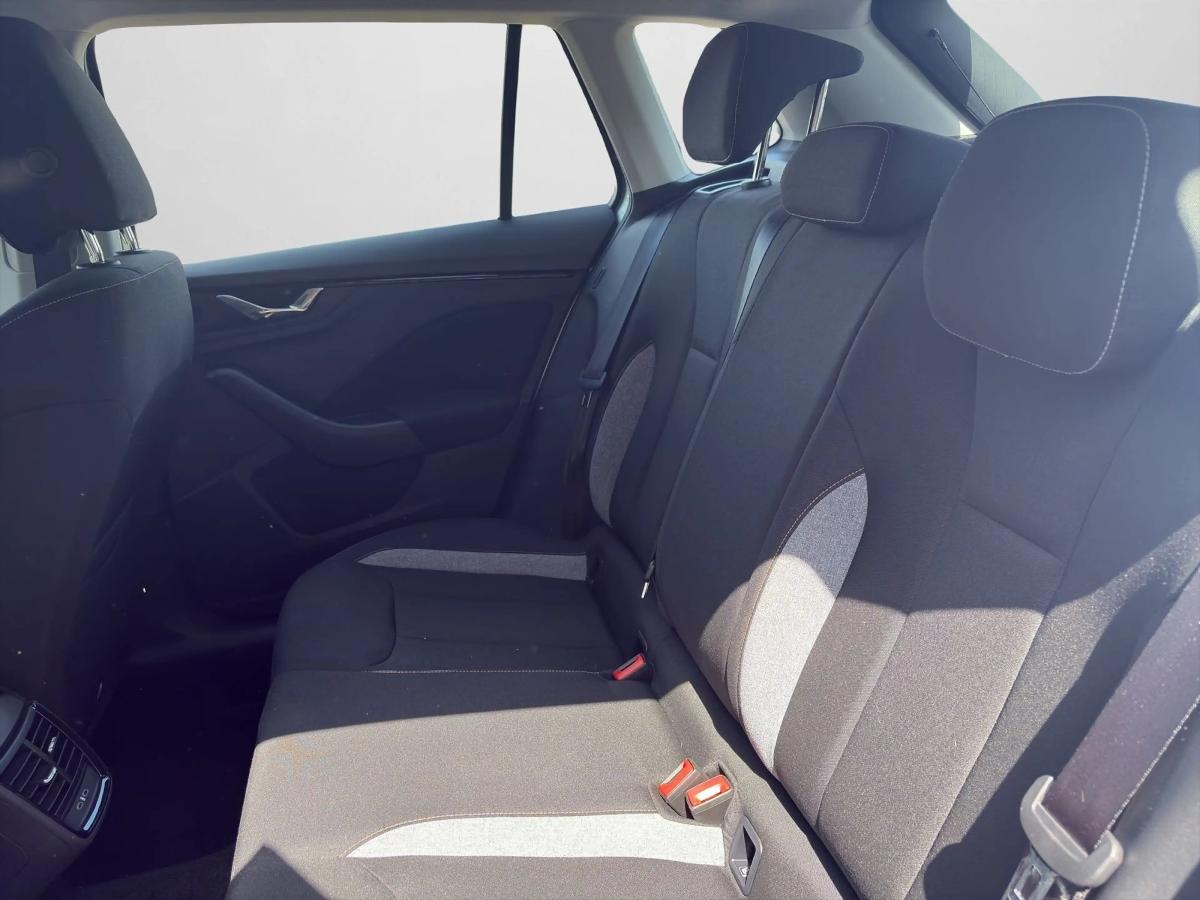 Skoda Kamiq Selection 1.0 TSI MATRIX-BEAM RÜCKFAHRKAME — photo 14