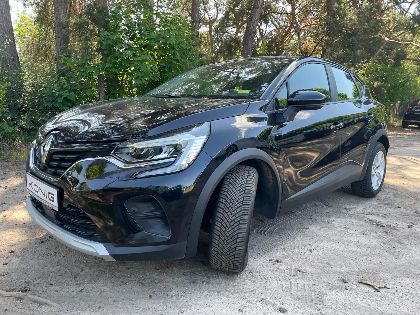Renault Captur 1.3 TCe 140 EVOLUTION Klima Automatik Schwarz - 1