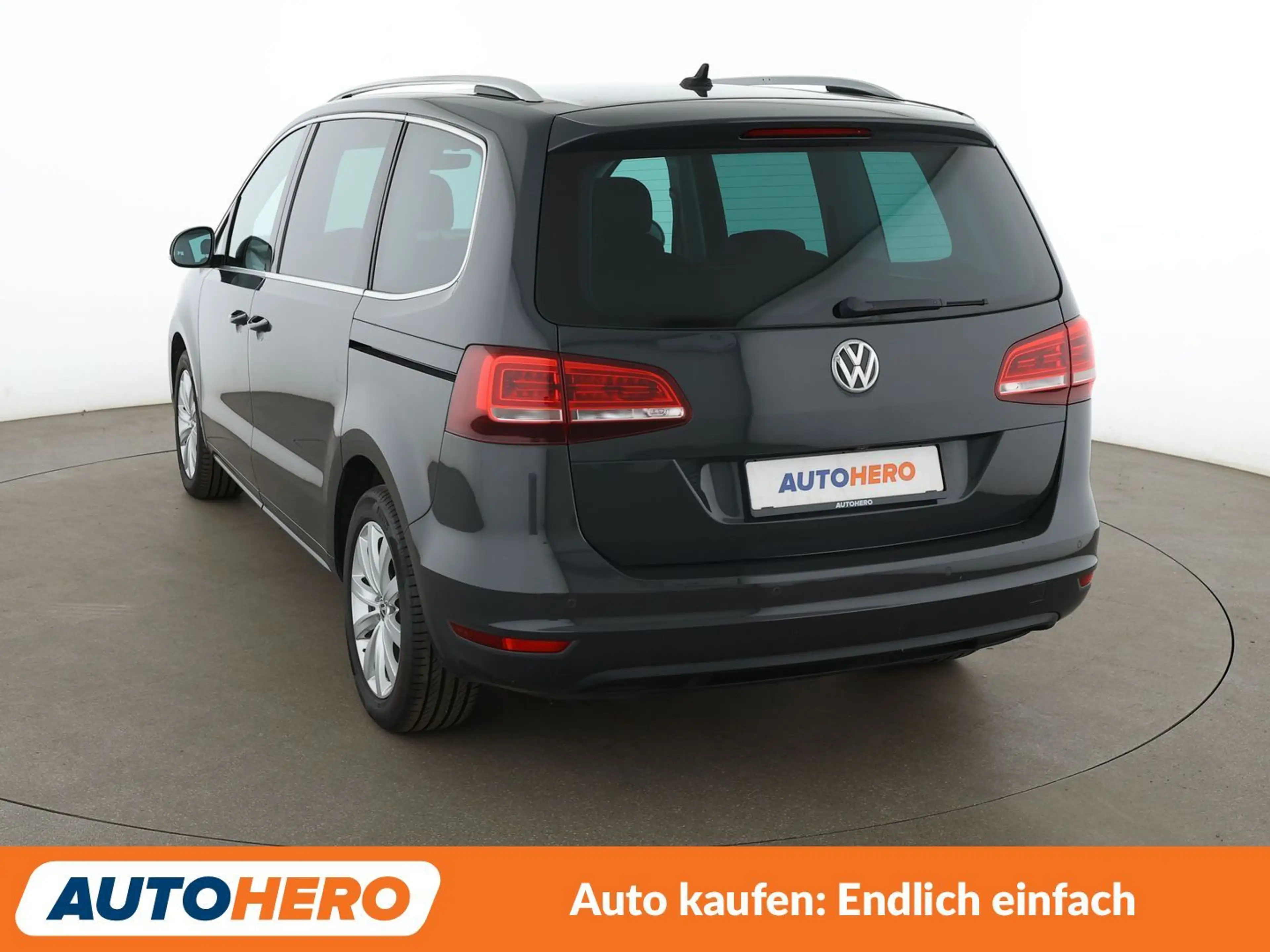Volkswagen Sharan 1.4 TSI Highline BMT Aut.*NAVI*CAM*PDC* — photo 4