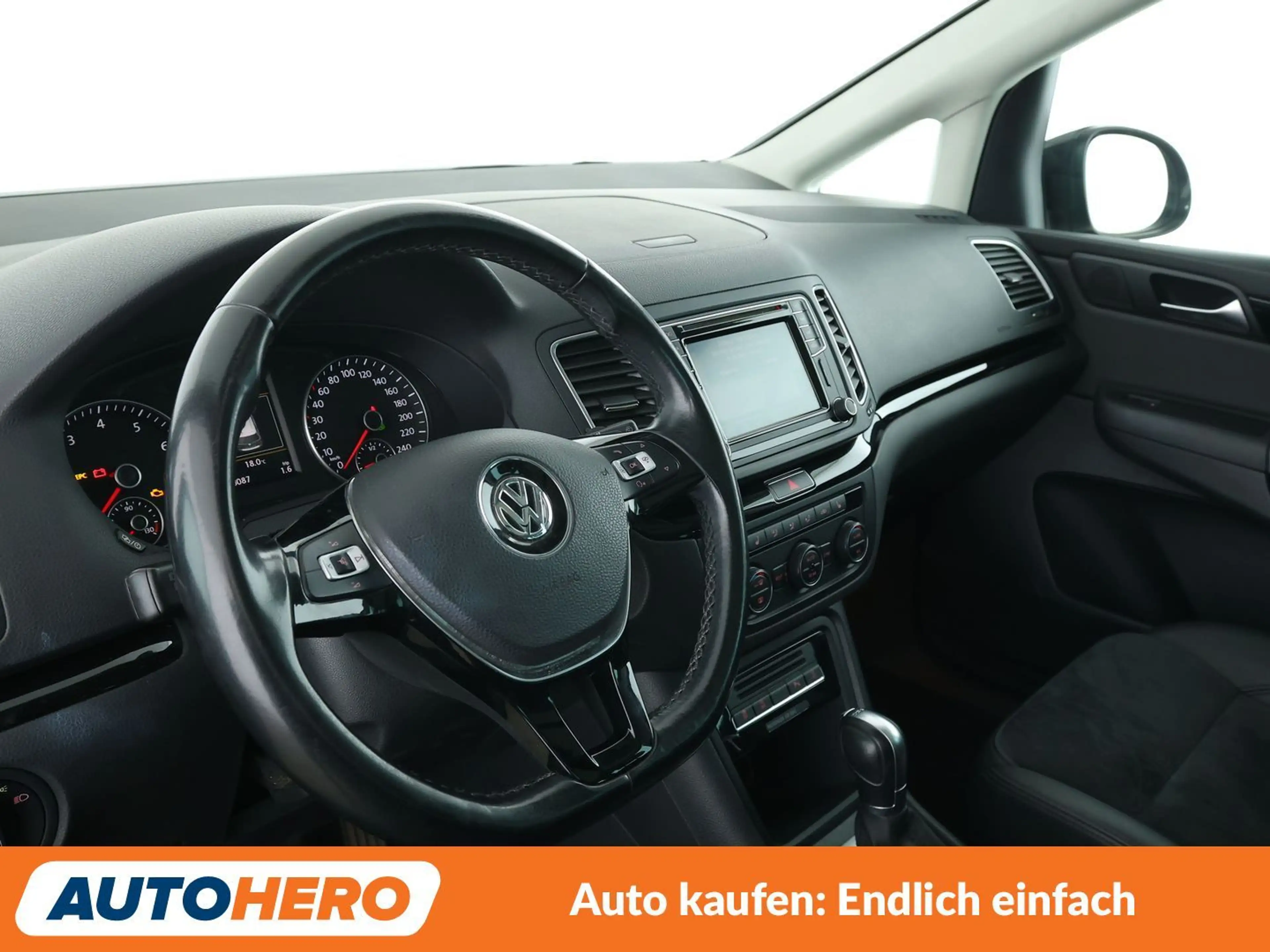 Volkswagen Sharan 1.4 TSI Highline BMT Aut.*NAVI*CAM*PDC* — photo 11