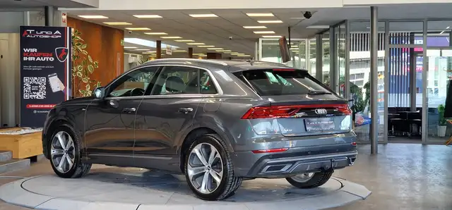 Audi Q8 view 6