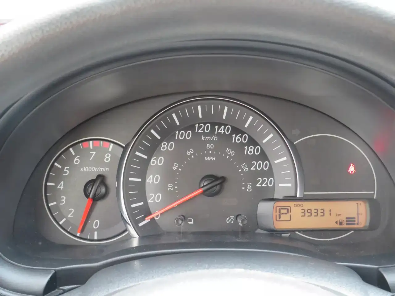 Nissan Micra снимка Nissan Micra