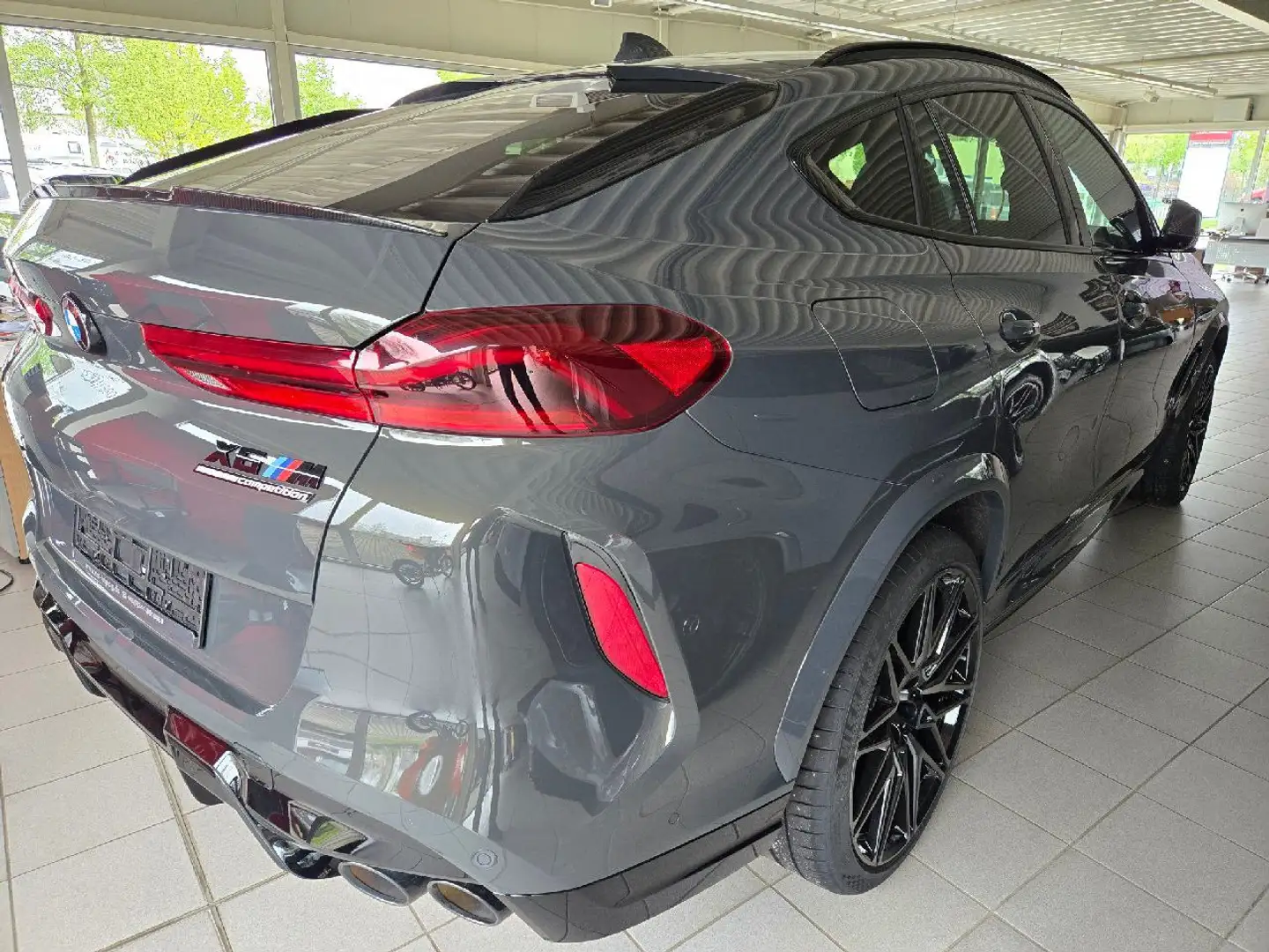 BMW X6 M Competition NP: 170.825 Šedá - 2