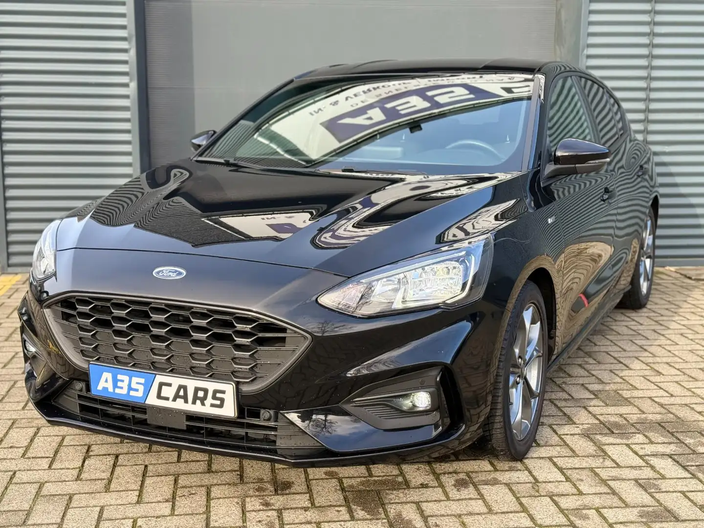 Ford Focus 1.0 EcoBoost ST Line Business|AIRCO|CRUISE|MULTIME Zwart - 1