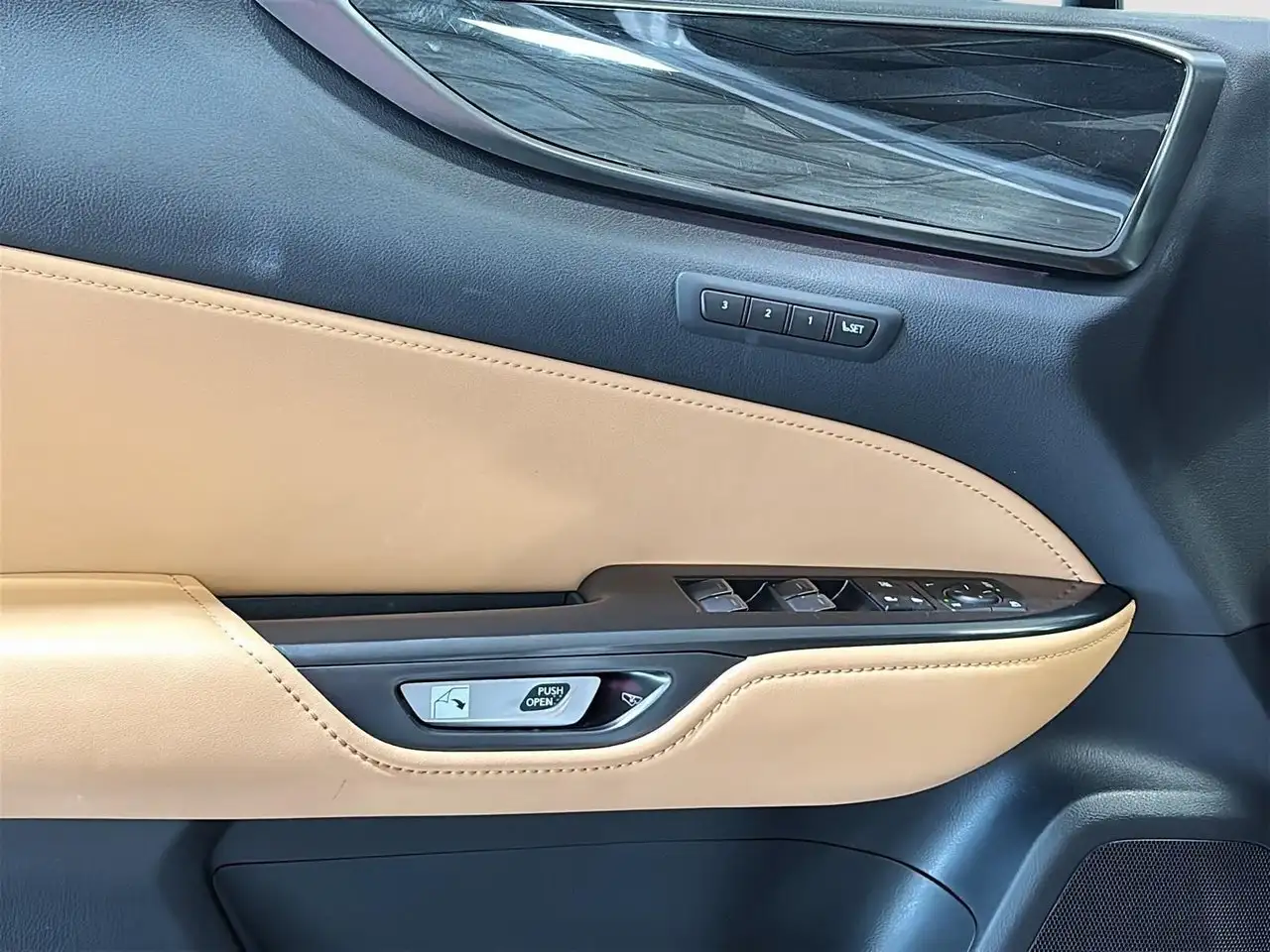 Lexus NX fotografie Lexus NX