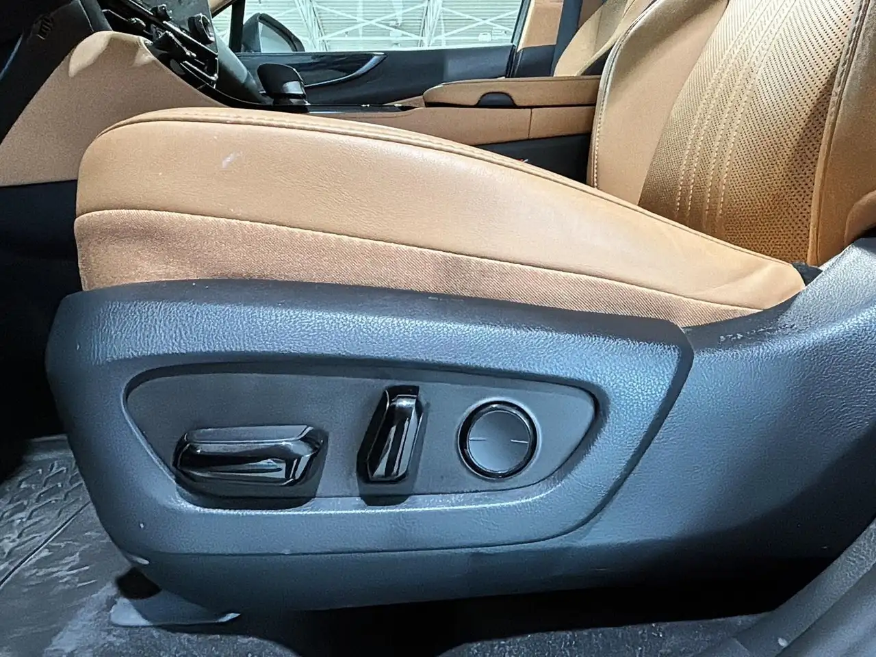 Lexus NX fotografie Lexus NX