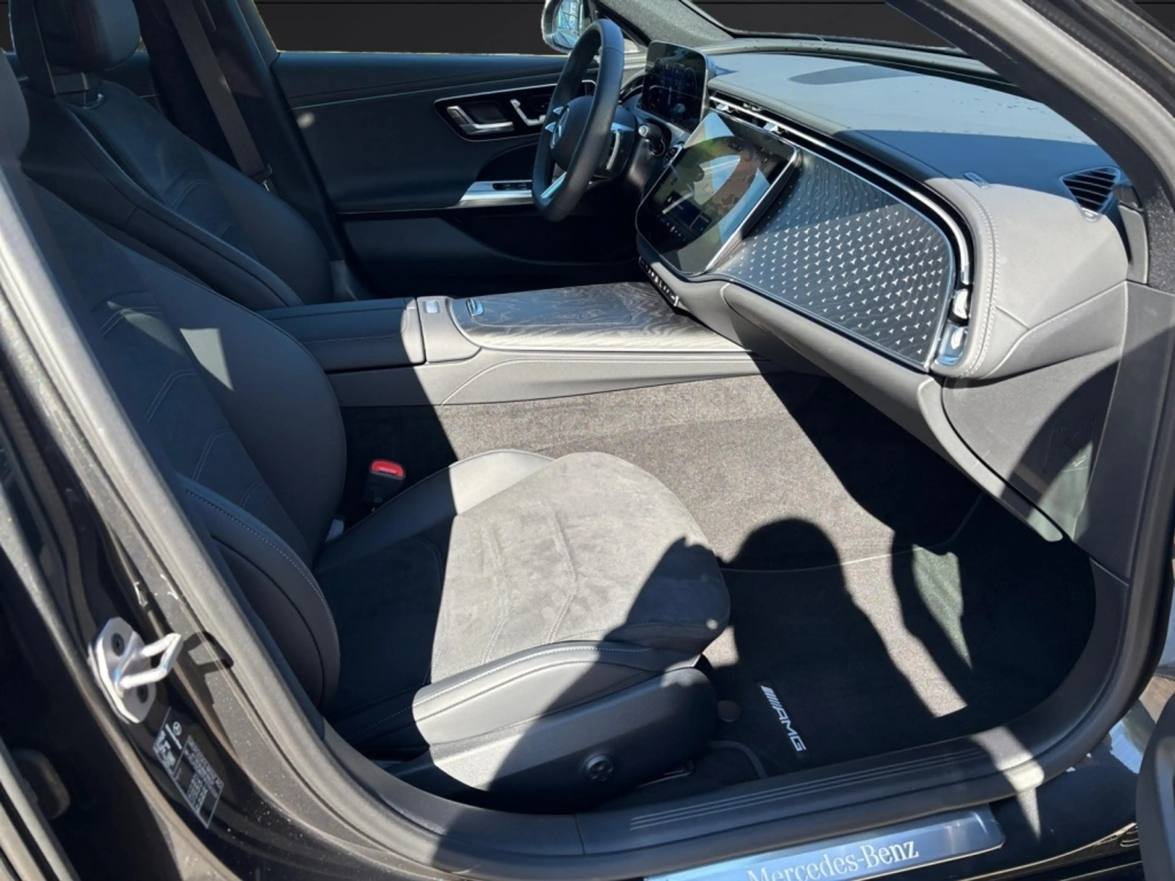 Mercedes-Benz E 450 d 4MATIC T-Modell AMG*AHV*Fahrassistenz — photo 6