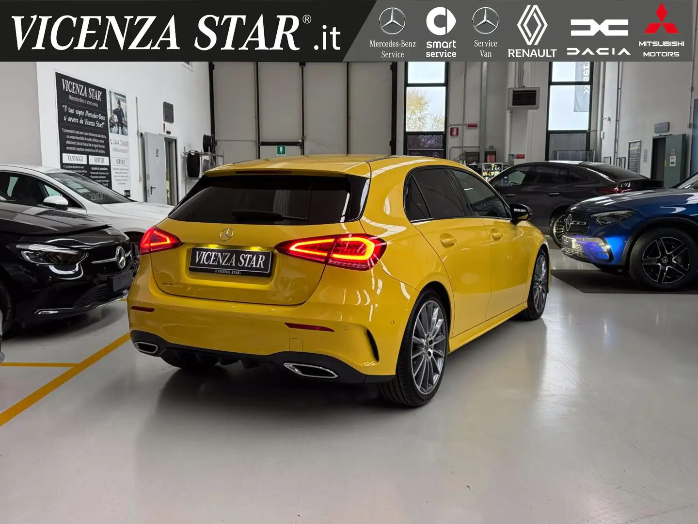 Mercedes-Benz A 200 AUTOMATIC AMG PREMIUM Galben - 2