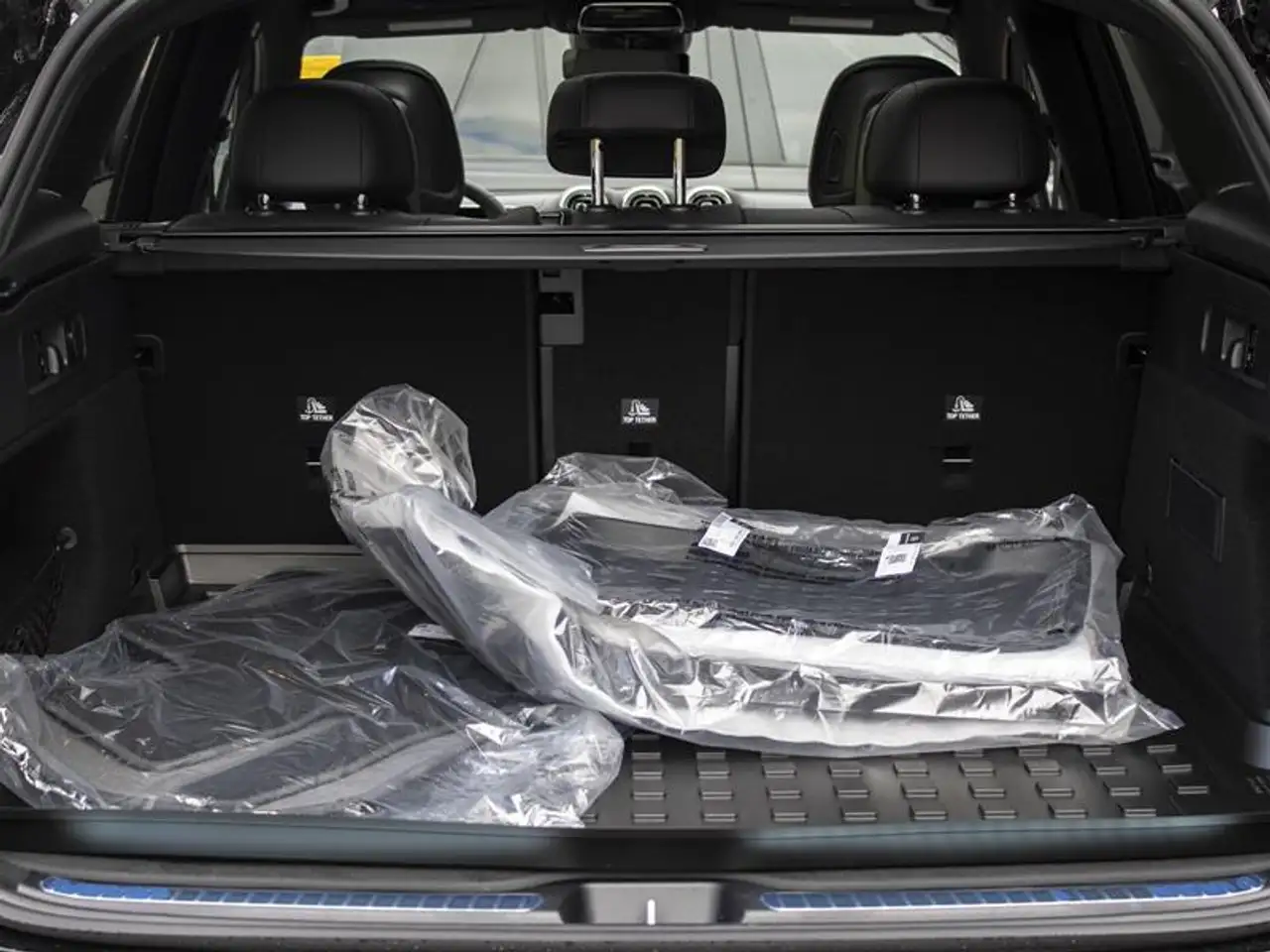 Mercedes-Benz GLC снимка Mercedes-Benz GLC