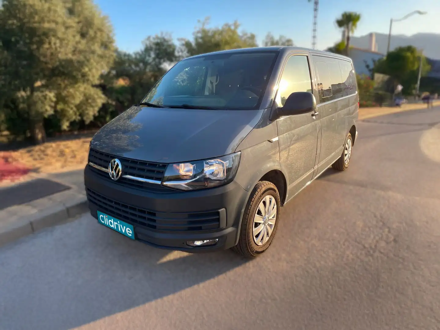 Volkswagen T5 Caravelle 2.0TDI Comfortline Edition Gris - 2