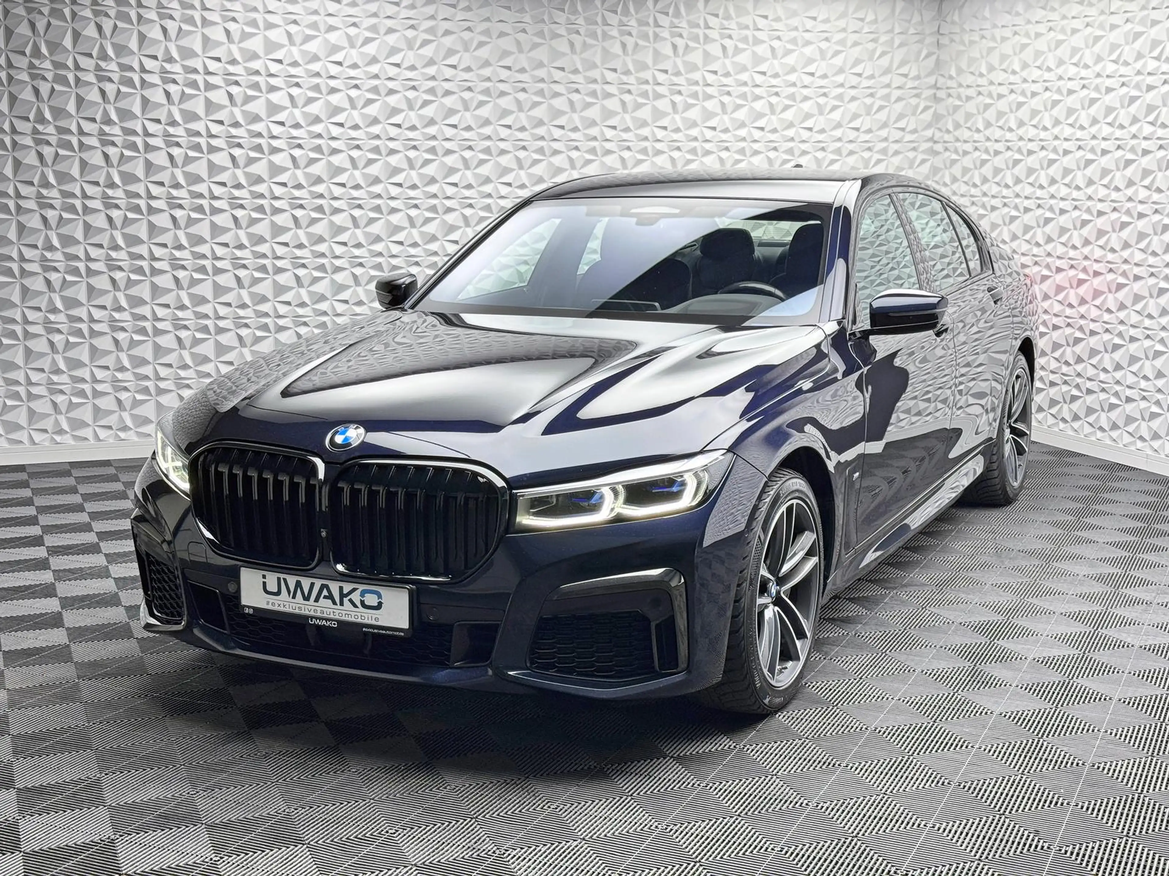 BMW 740 d XDR*M-PAKET*H&K*STANDHZG*HUD*MASSAGE*KEY*360° — photo 2