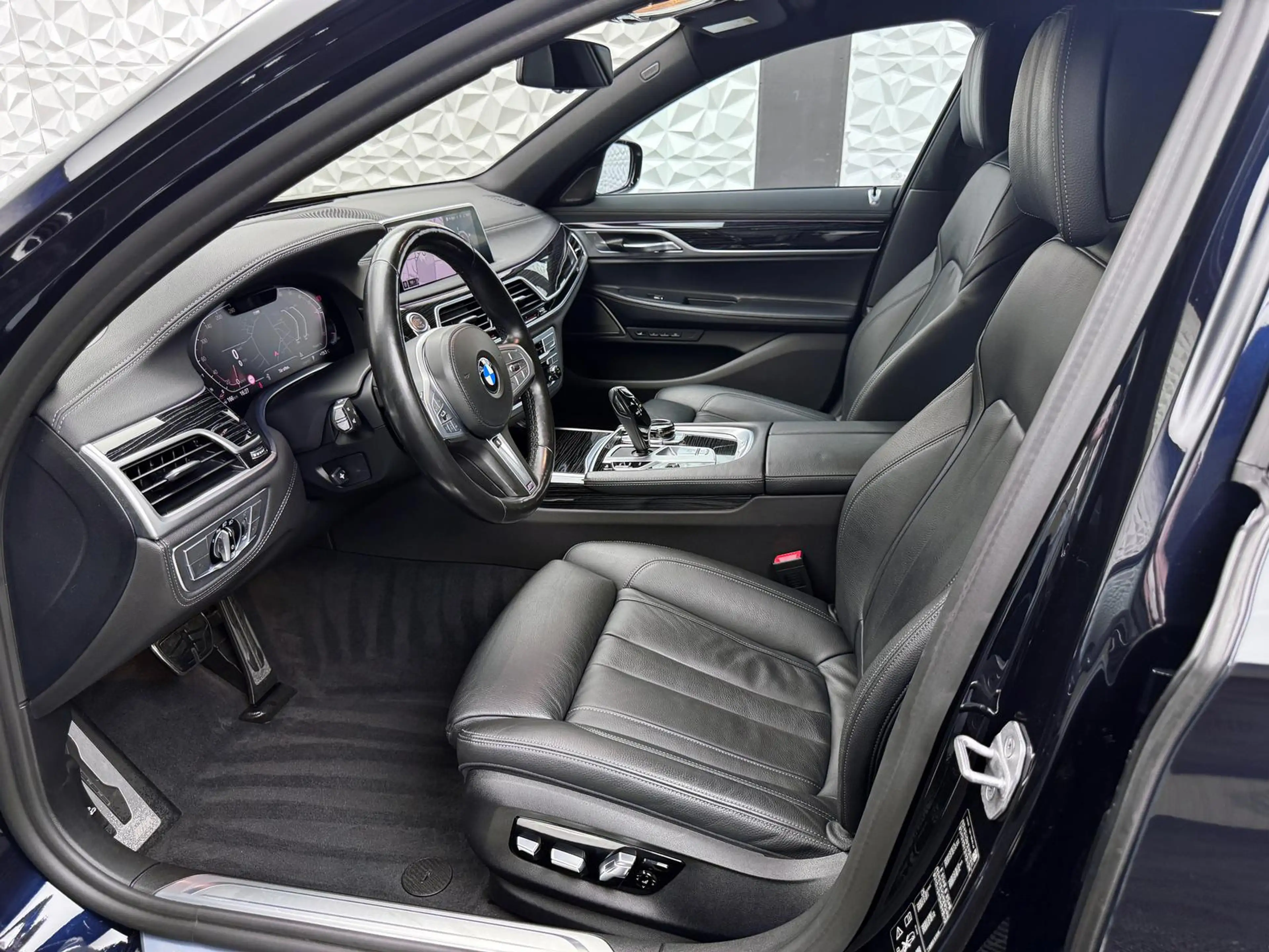 BMW 740 d XDR*M-PAKET*H&K*STANDHZG*HUD*MASSAGE*KEY*360° — photo 8