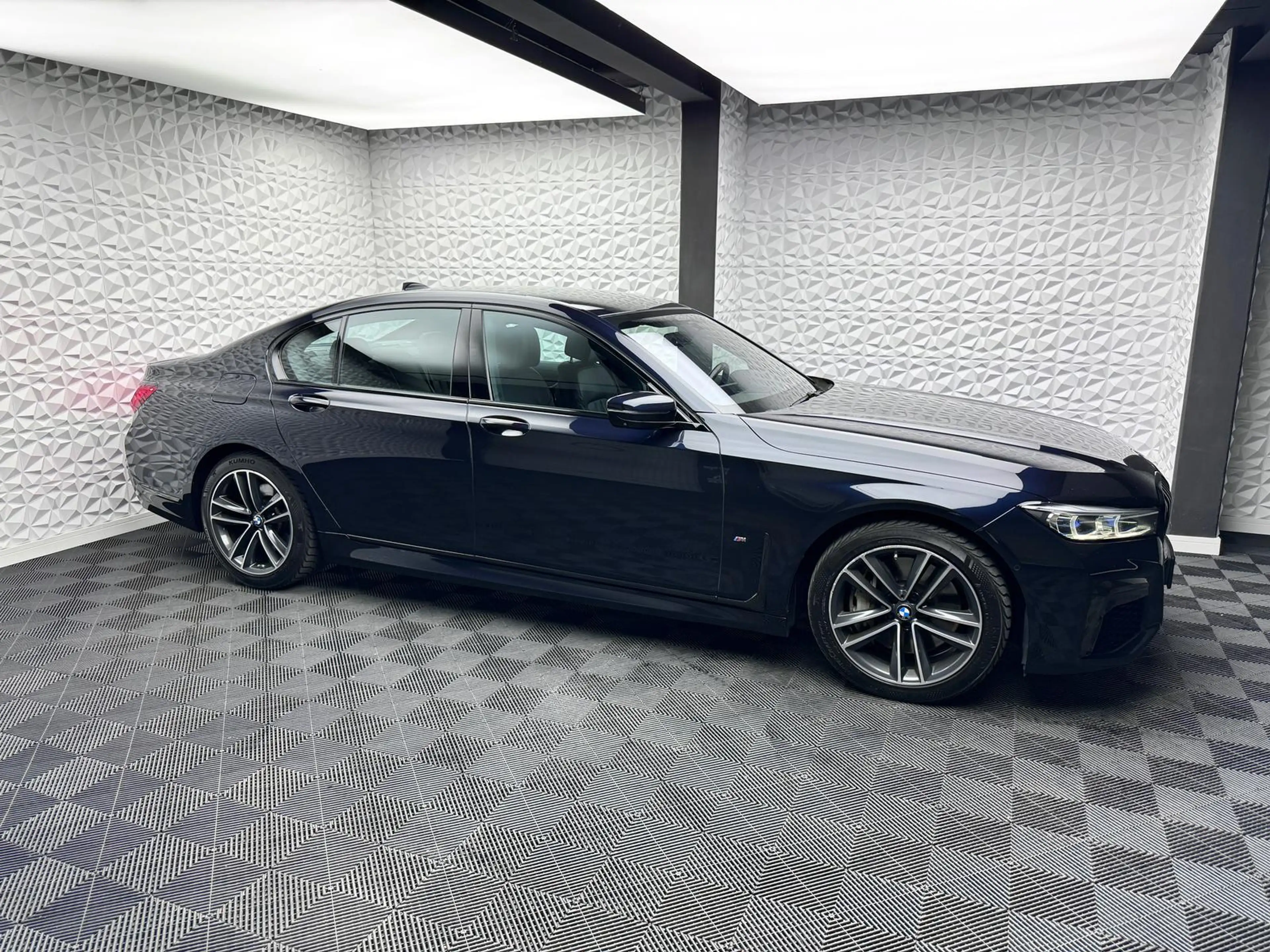 BMW 740 d XDR*M-PAKET*H&K*STANDHZG*HUD*MASSAGE*KEY*360° — photo 4