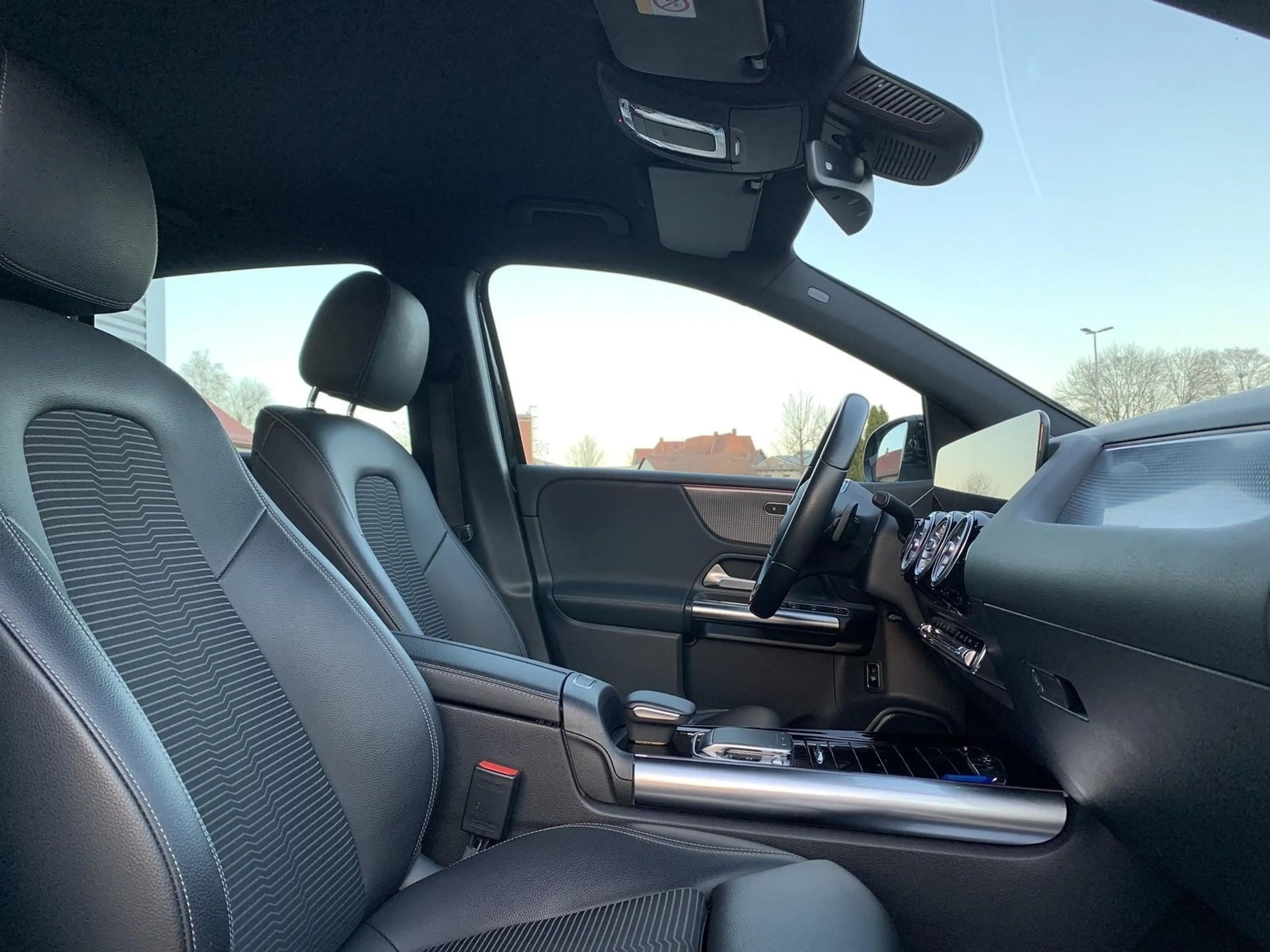 Mercedes-Benz B 200 d AHK+el.Klappe+Ambiente+LED+Kamera — photo 14