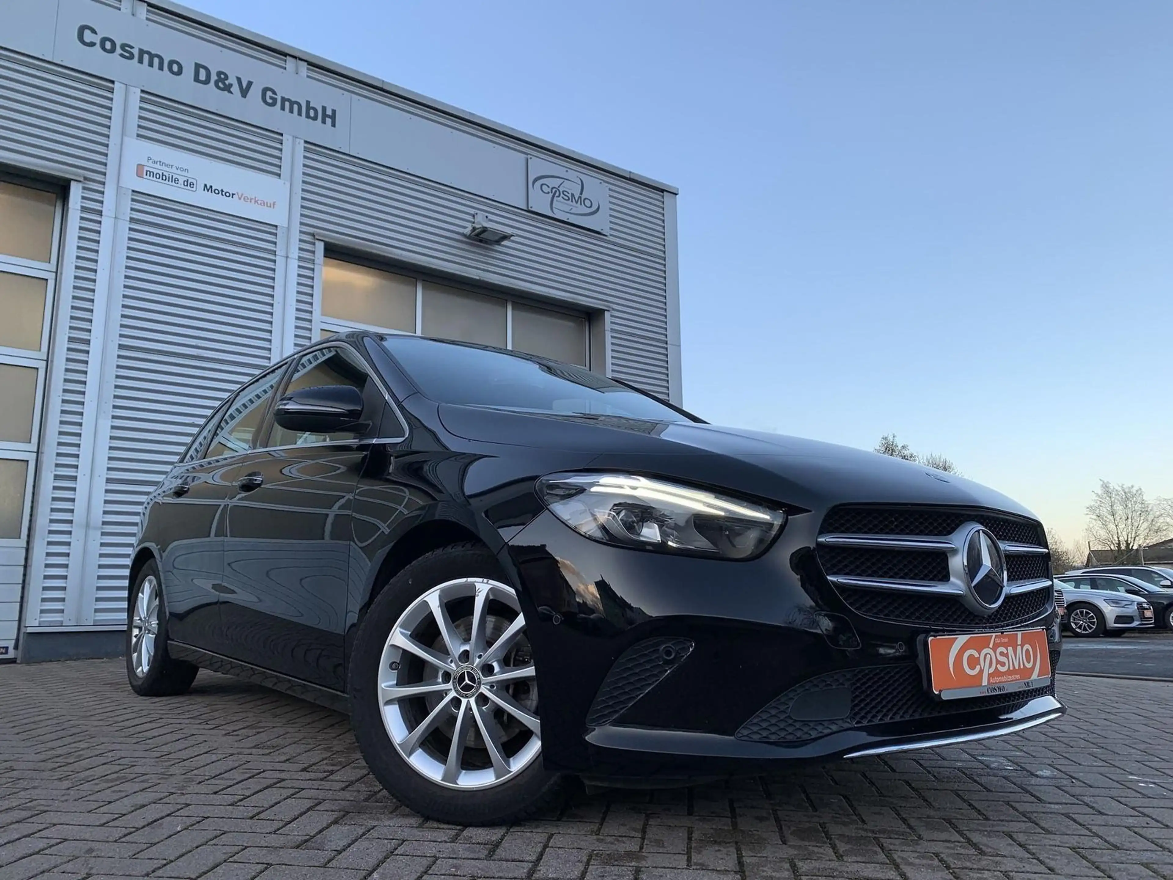 Mercedes-Benz B 200 d AHK+el.Klappe+Ambiente+LED+Kamera — photo 3
