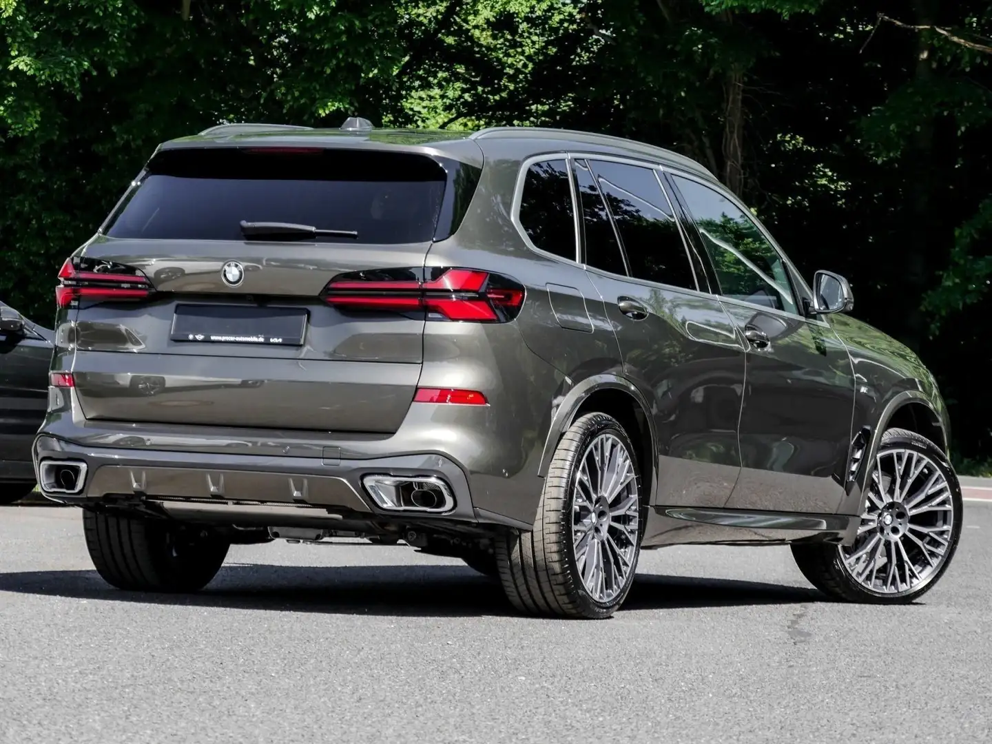 BMW X5 xDrive30d M Sport PANO ACC AHK RFK NAVI LED Szürke - 2