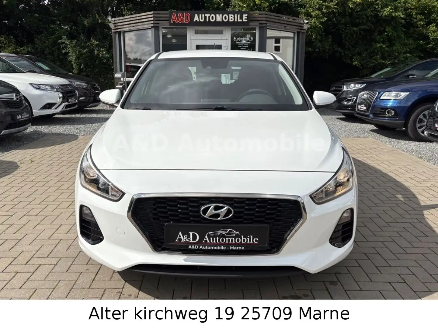 Hyundai i30 Pure KLIMA.SPH.NBA.LKAS.KOLWA..TÜV NEU Wit - 2