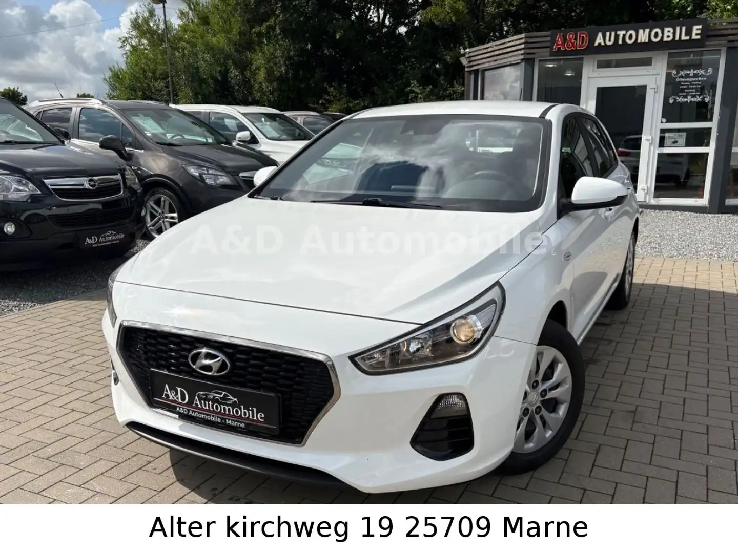 Hyundai i30 Pure KLIMA.SPH.NBA.LKAS.KOLWA..TÜV NEU Wit - 1