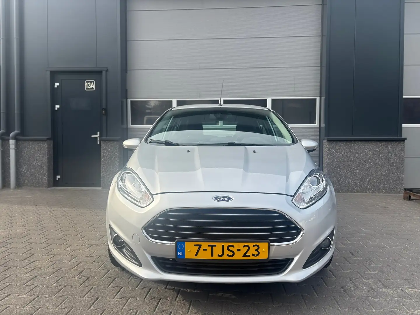 Ford Fiesta 1.0 EcoBoost Titanium 5DRS|AUTOMAAT|Clima|Cruiseco Grijs - 2